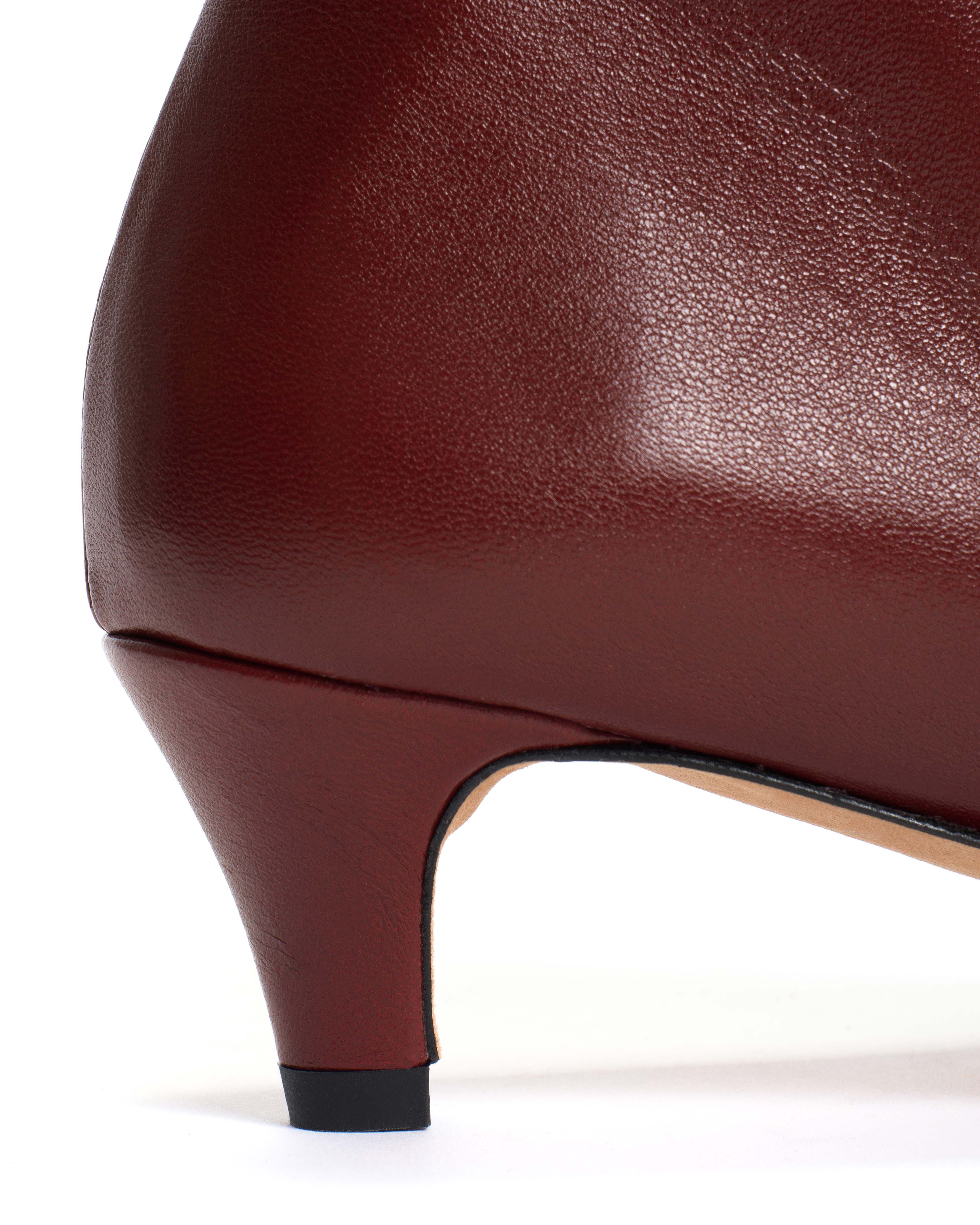 Avy 40 stiletto Silky calf Pomegranate