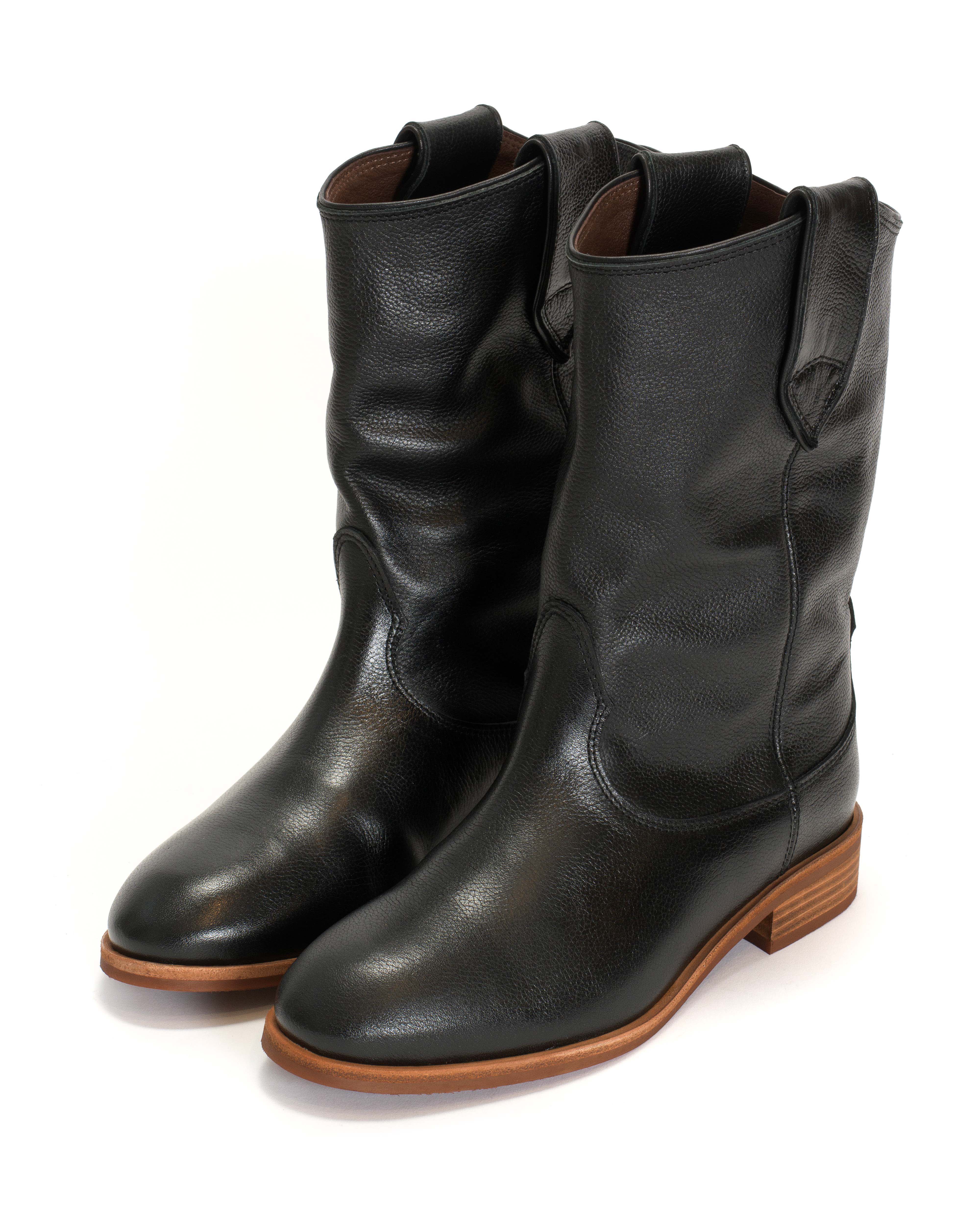Claudia Pebbled soft calf Black