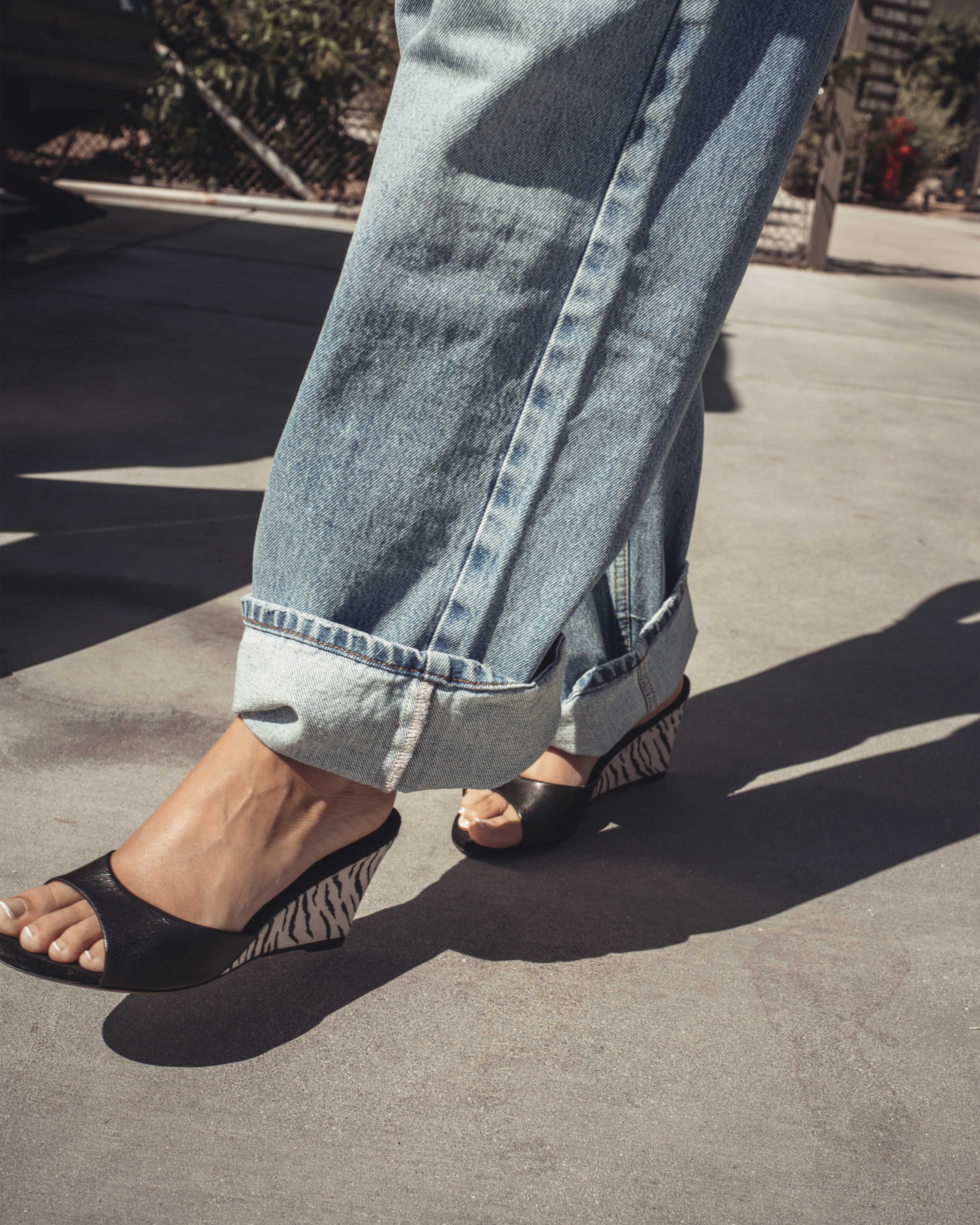 Gwen 75 wedge Shiny lamb & dual color Black & zebra