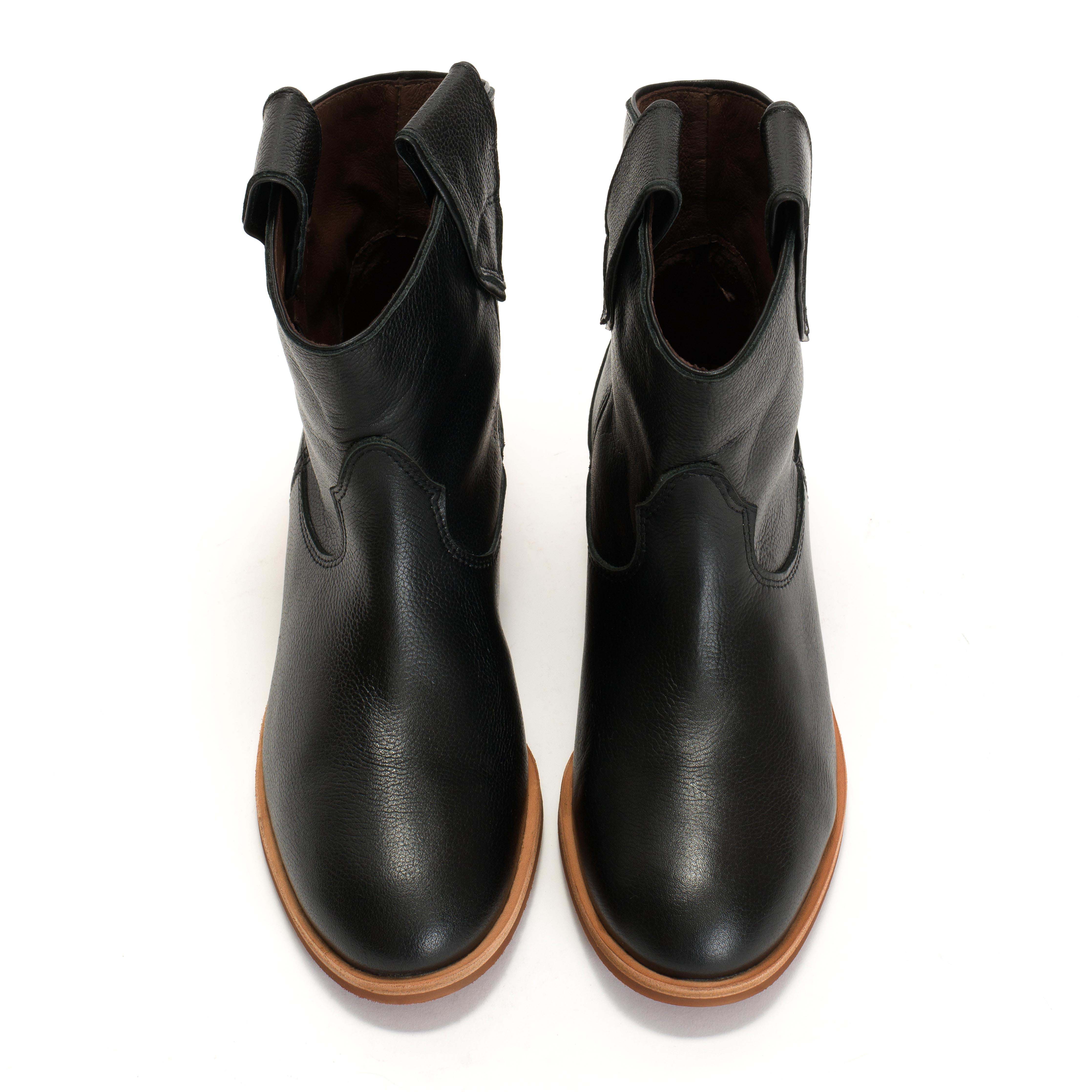 Monja Pebbled soft calf Black