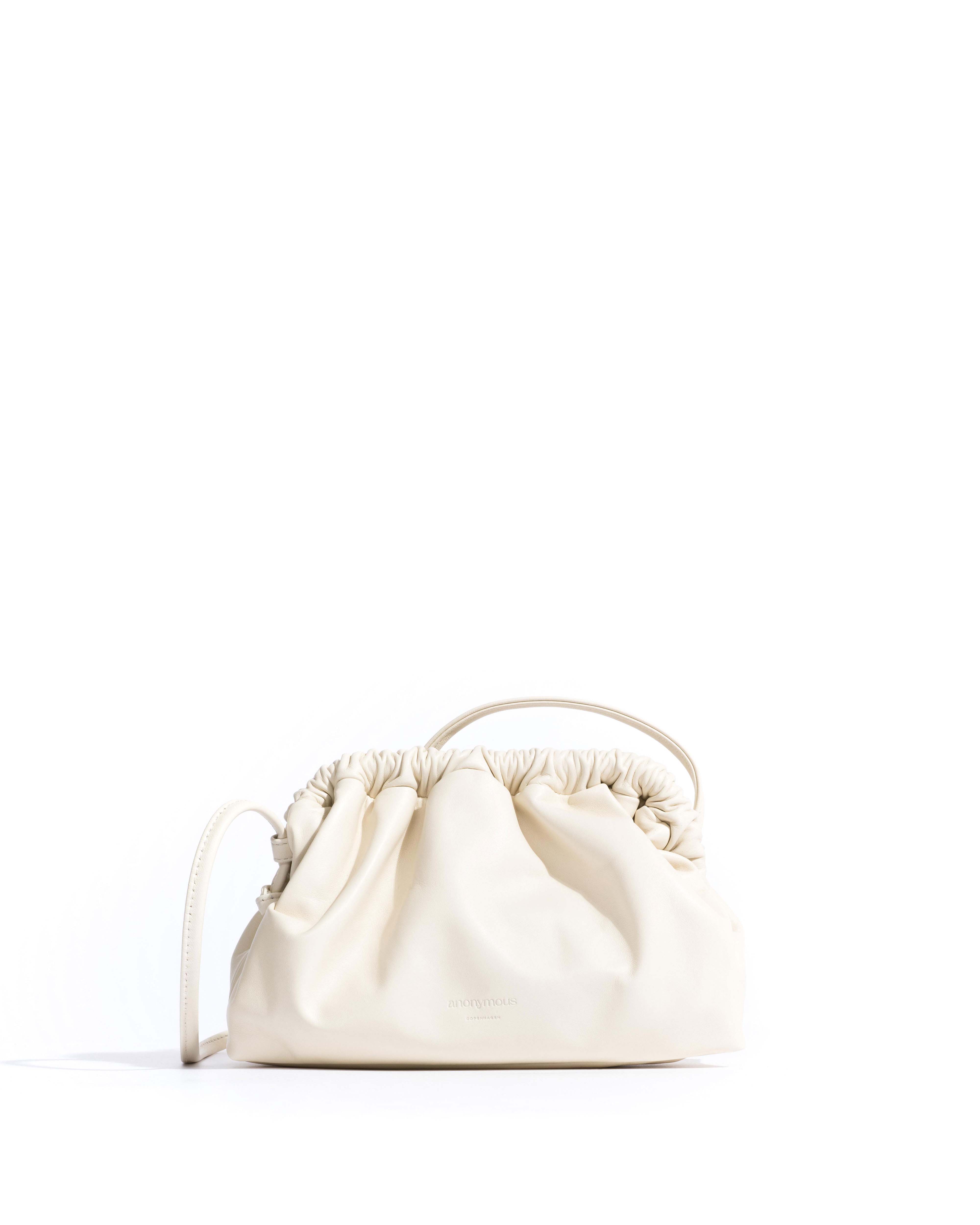 Hally petite cloud bag Shiny lamb White sand