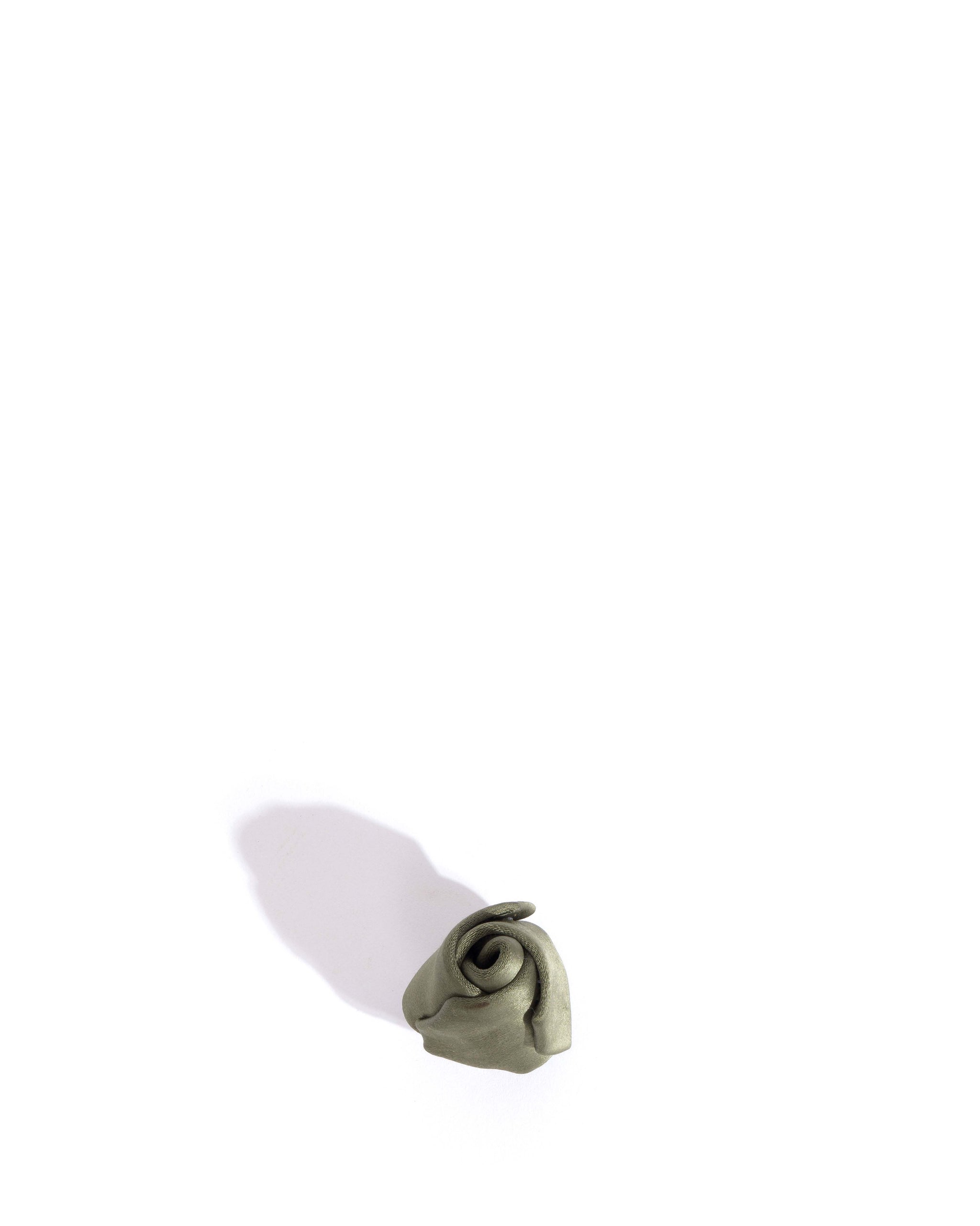 Tulip shoe clip Antique satin Olive green - Anonymous Copenhagen Hair