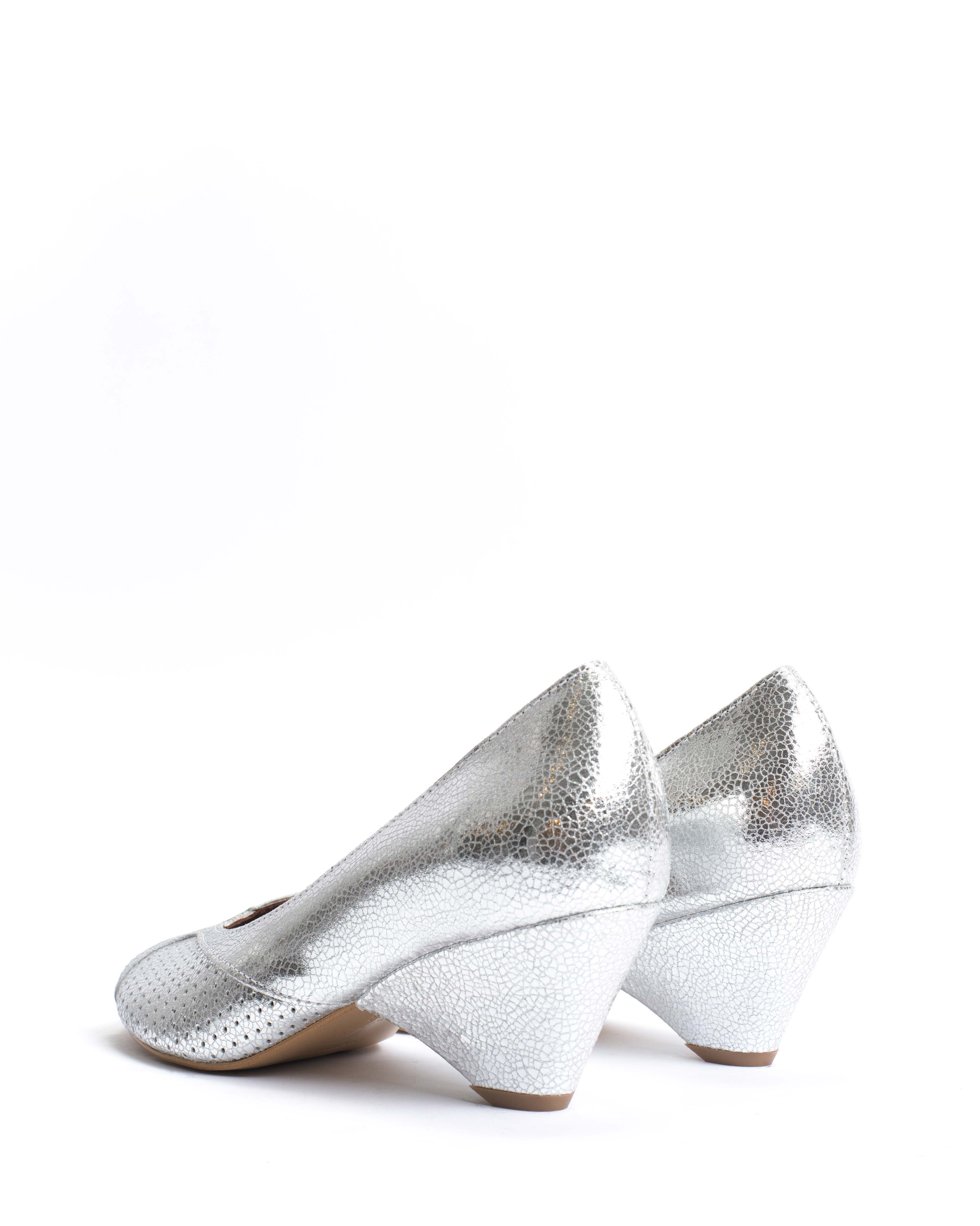 Tiffany triangle Crackled metallic goat Silver