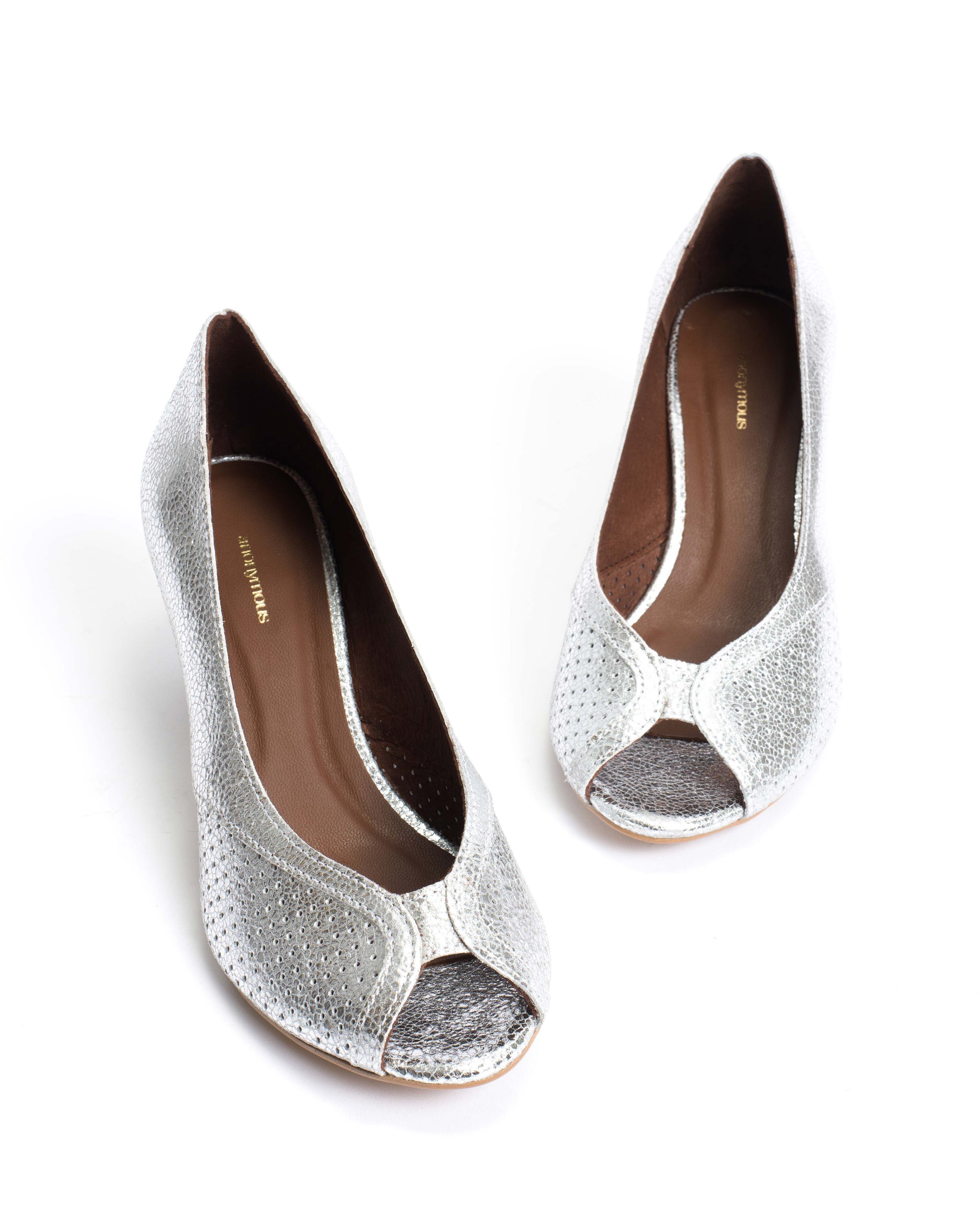 Tiffany triangle Crackled metallic goat Silver - Anonymous Copenhagen