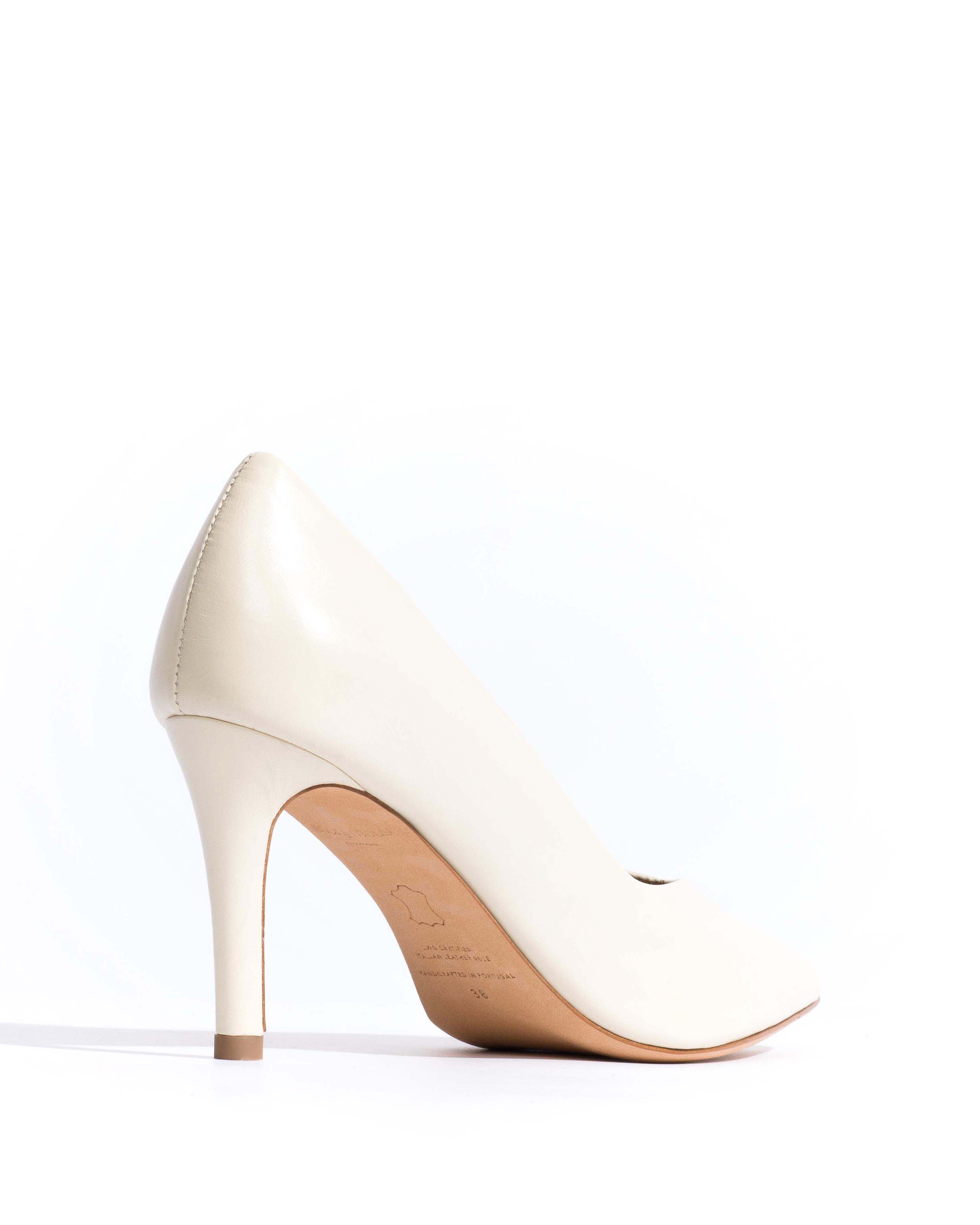 Trini 75 Shiny lamb White sand