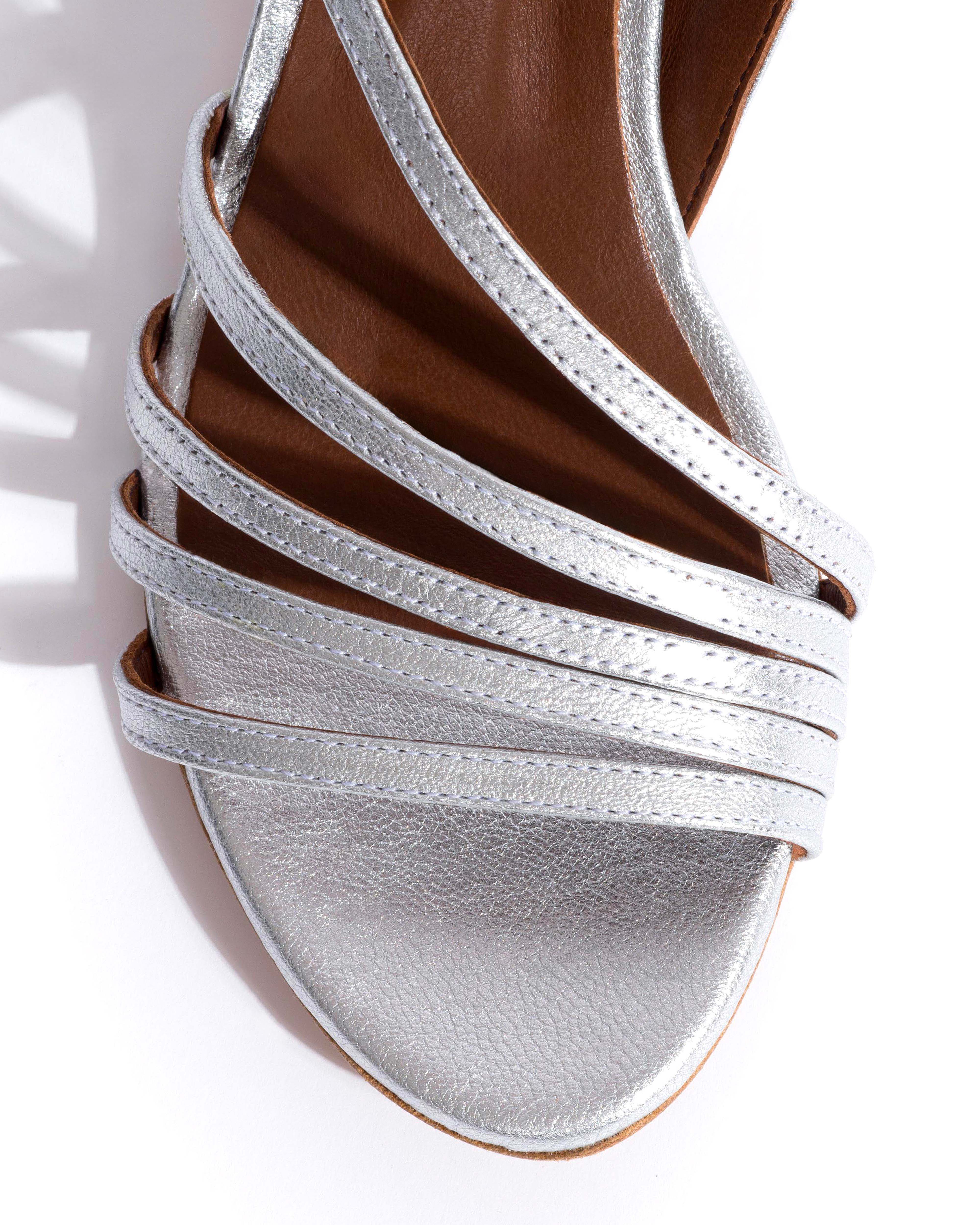 Naia 55 Metallic goat Silver