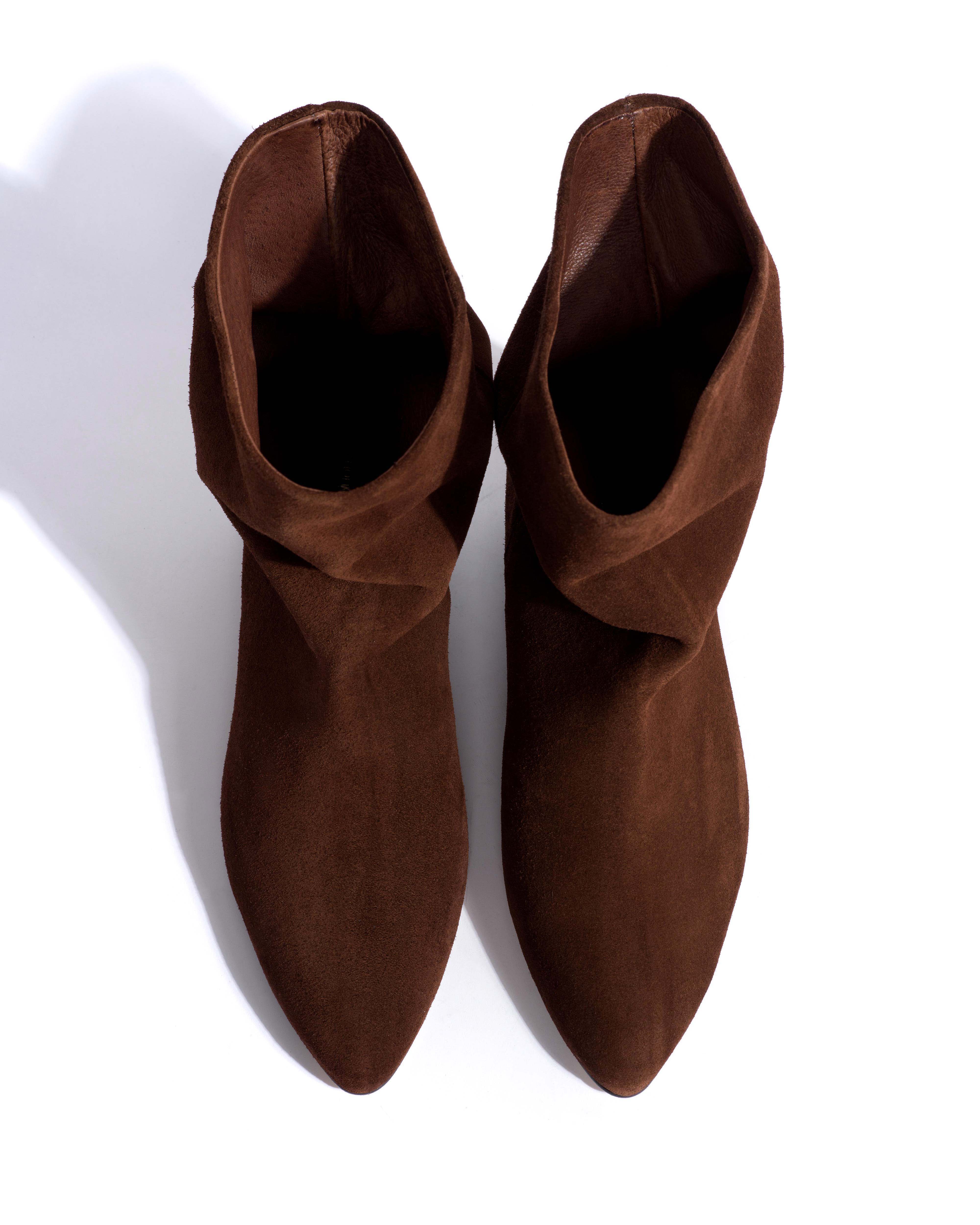 Vully 20 Calf suede Chocolate