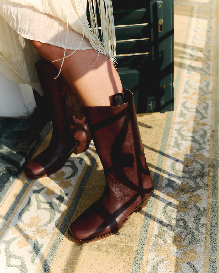 Patricia knee-high western-inspired boot in smooth brown leather with squared toe and pull tabs