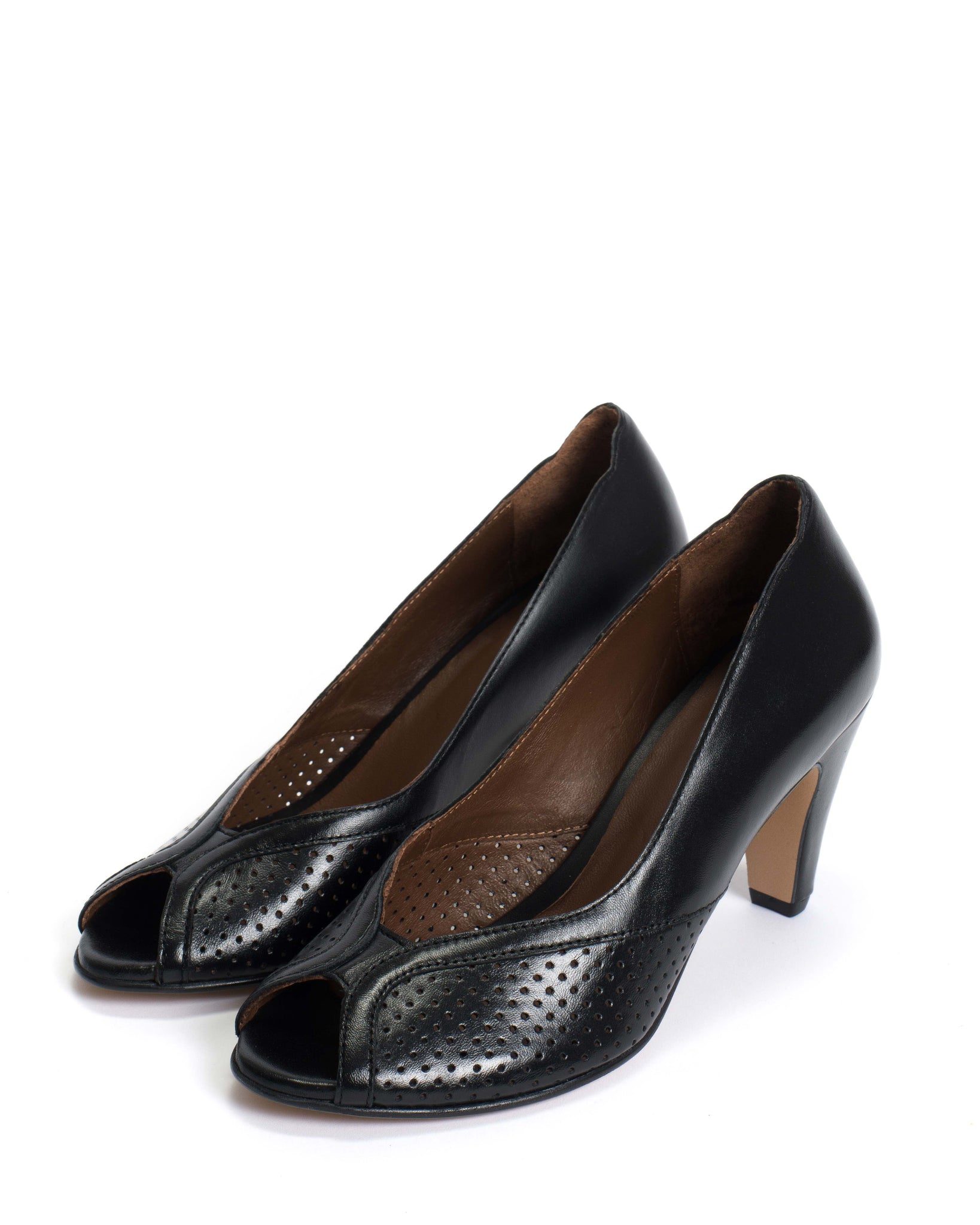 Alania Shiny Lamb Black - Anonymous Copenhagen
