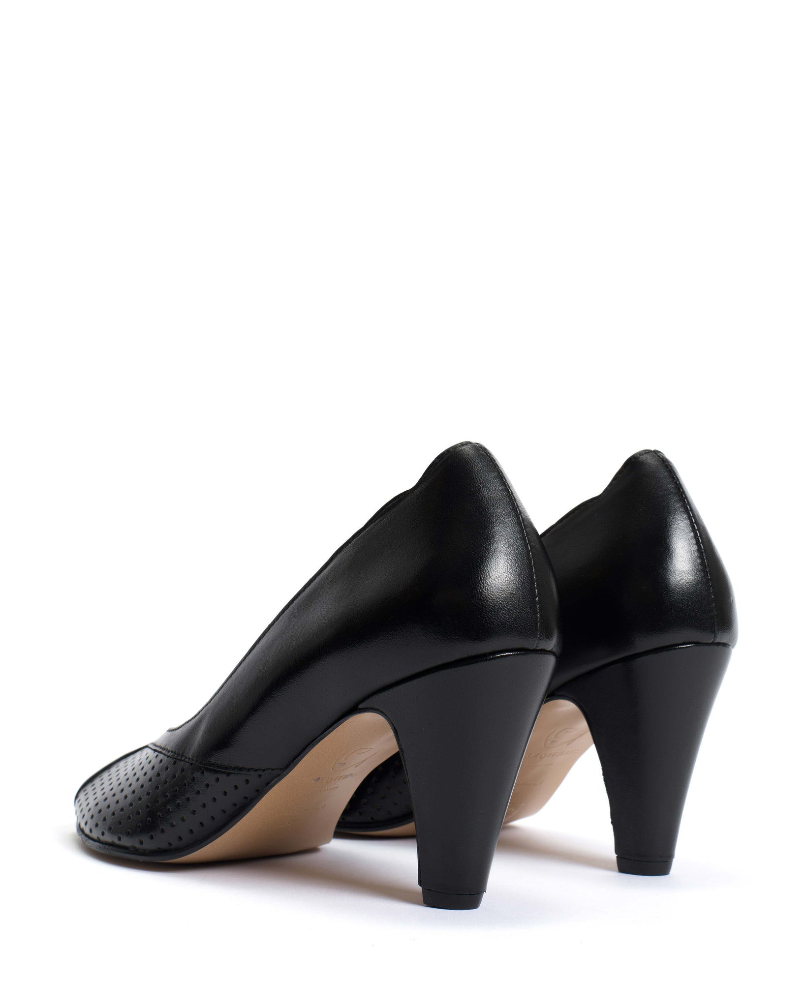 Alania Shiny Lamb Black - Anonymous Copenhagen
