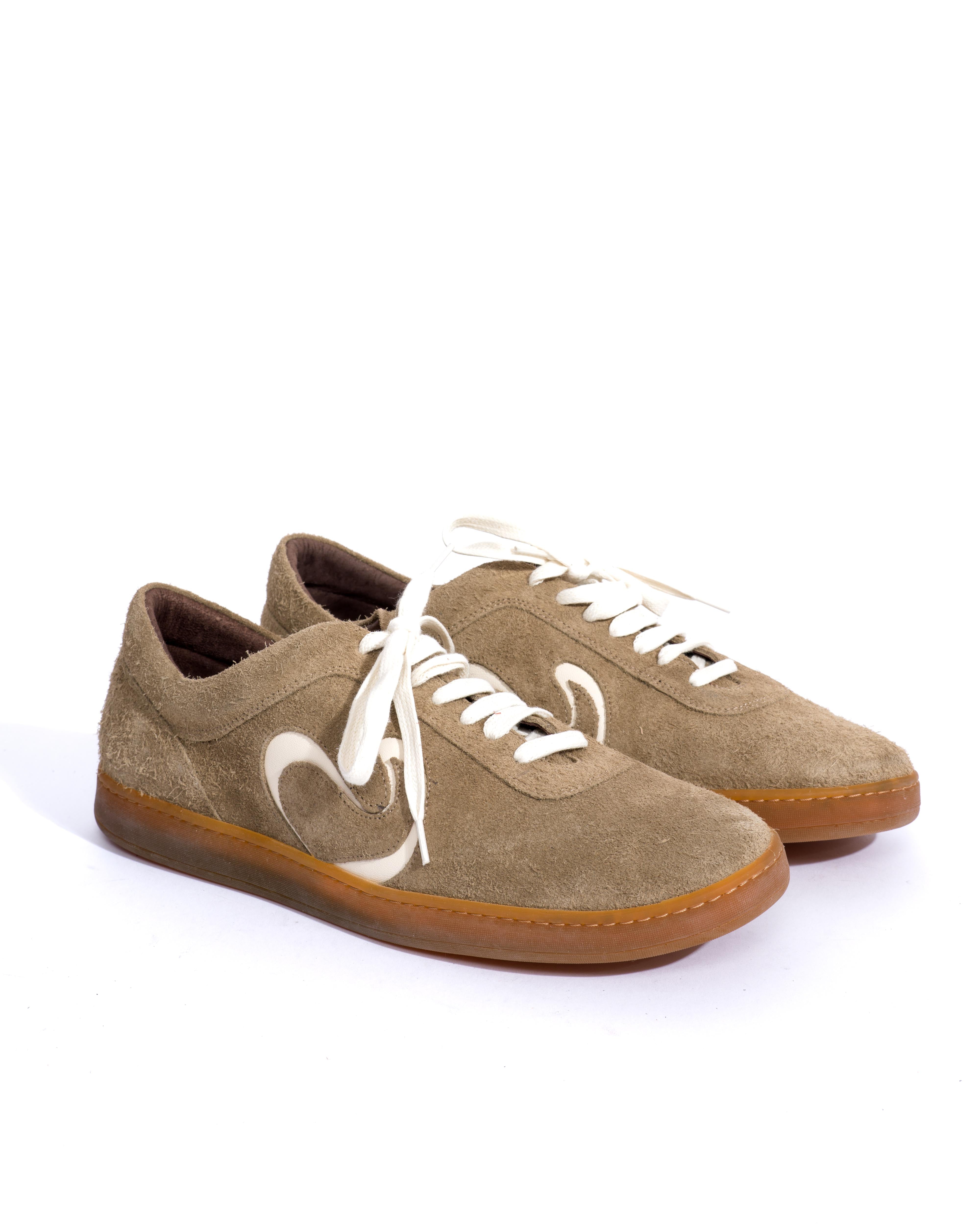 Sample-00976