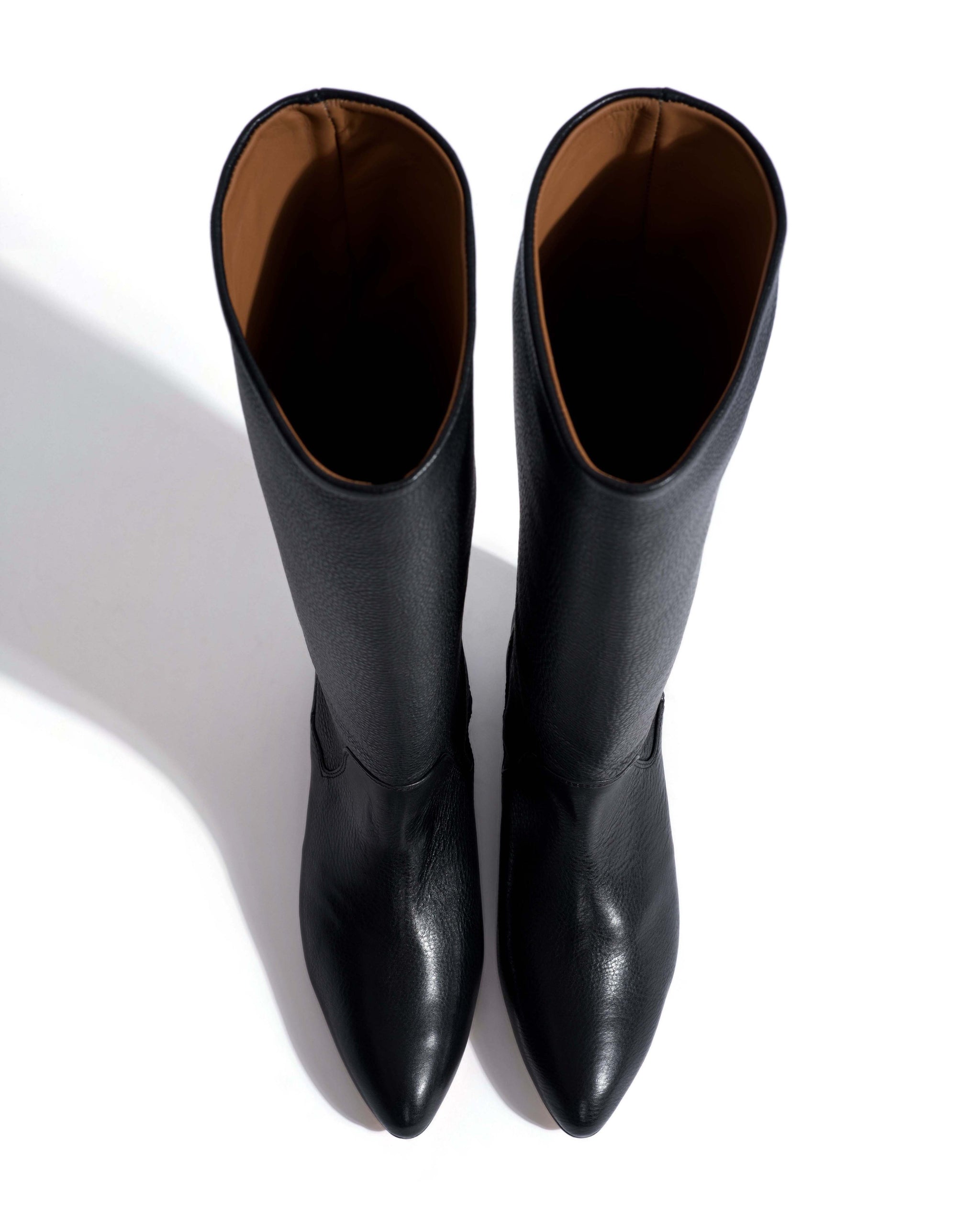Valle 20 Natural grain soft calf Black