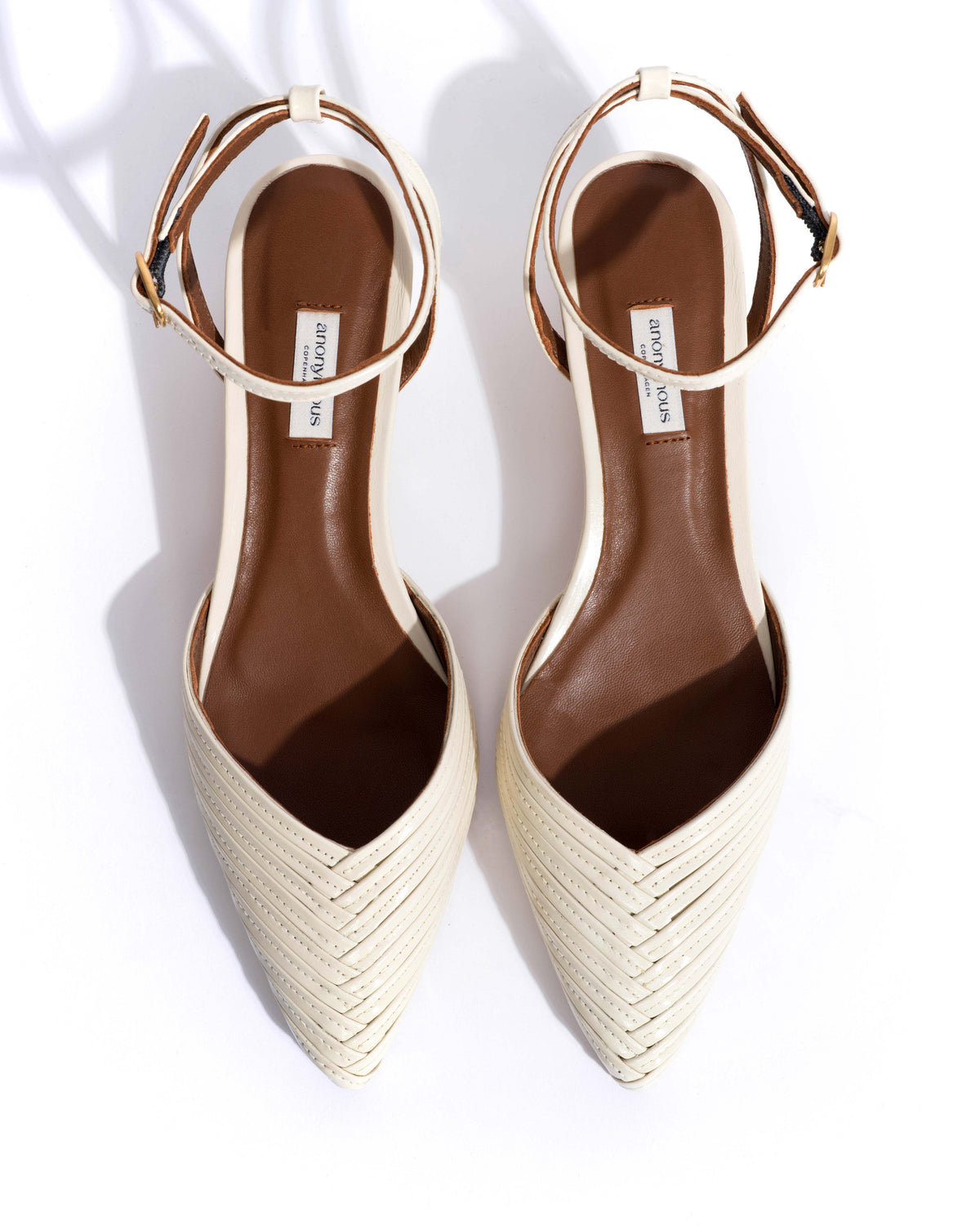 Givia 40 Crinkled polished goat White sand