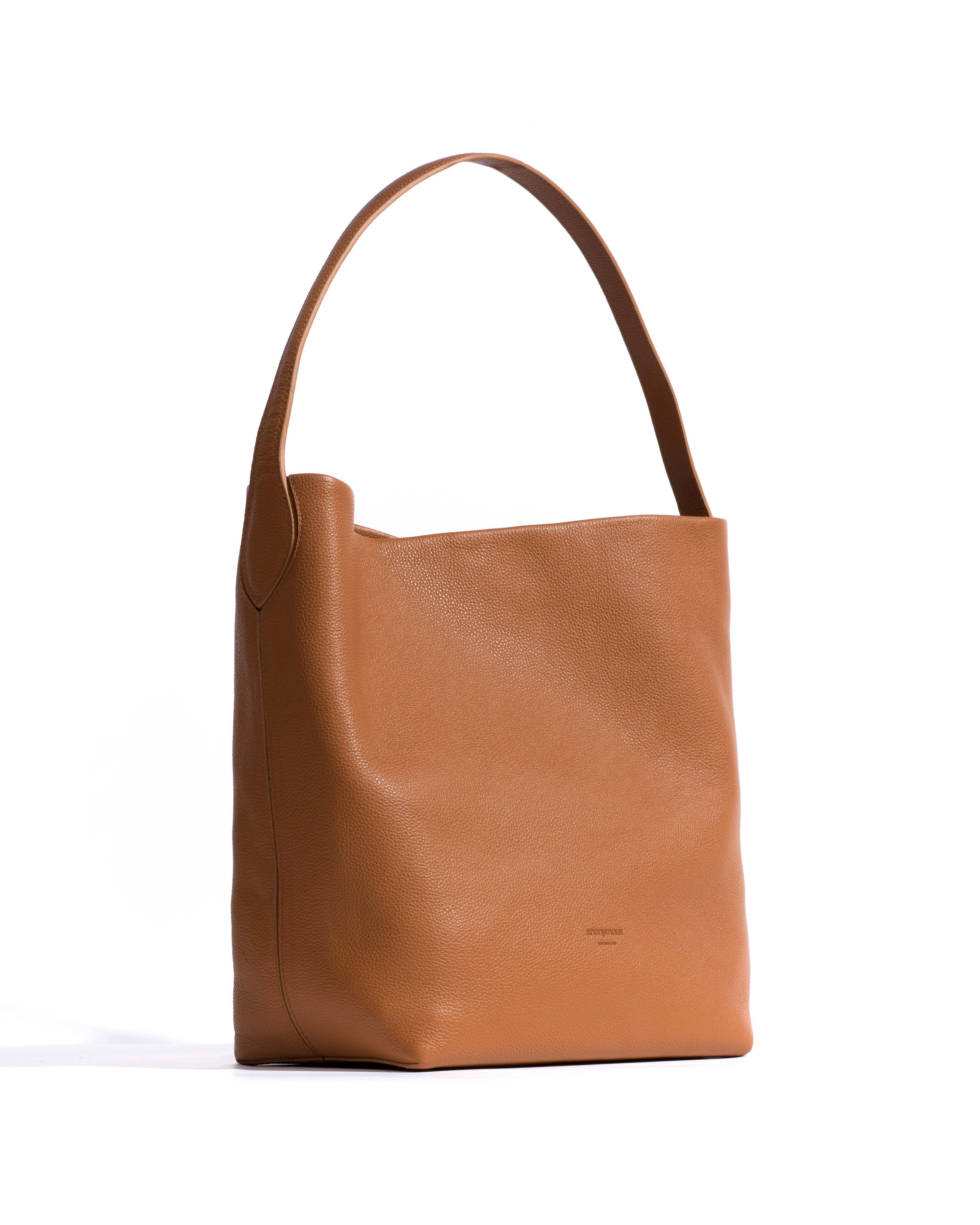 Versa everyday bag Pebbled soft calf Camel