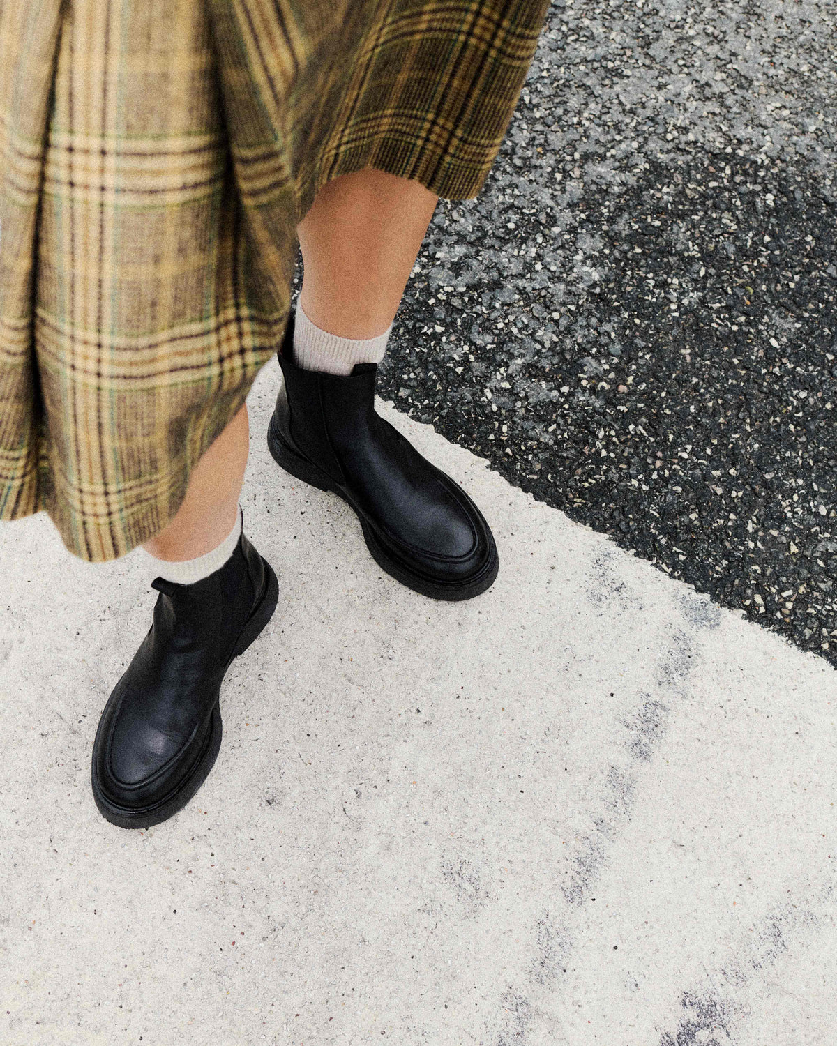 Kikie flat platform Soft calf & sole Black & black
