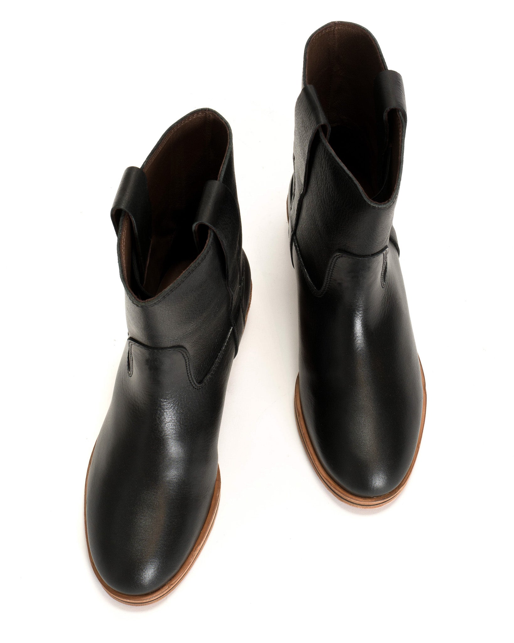 Lona Glossy grained vegetable tanned calf Black - Anonymous Copenhagen