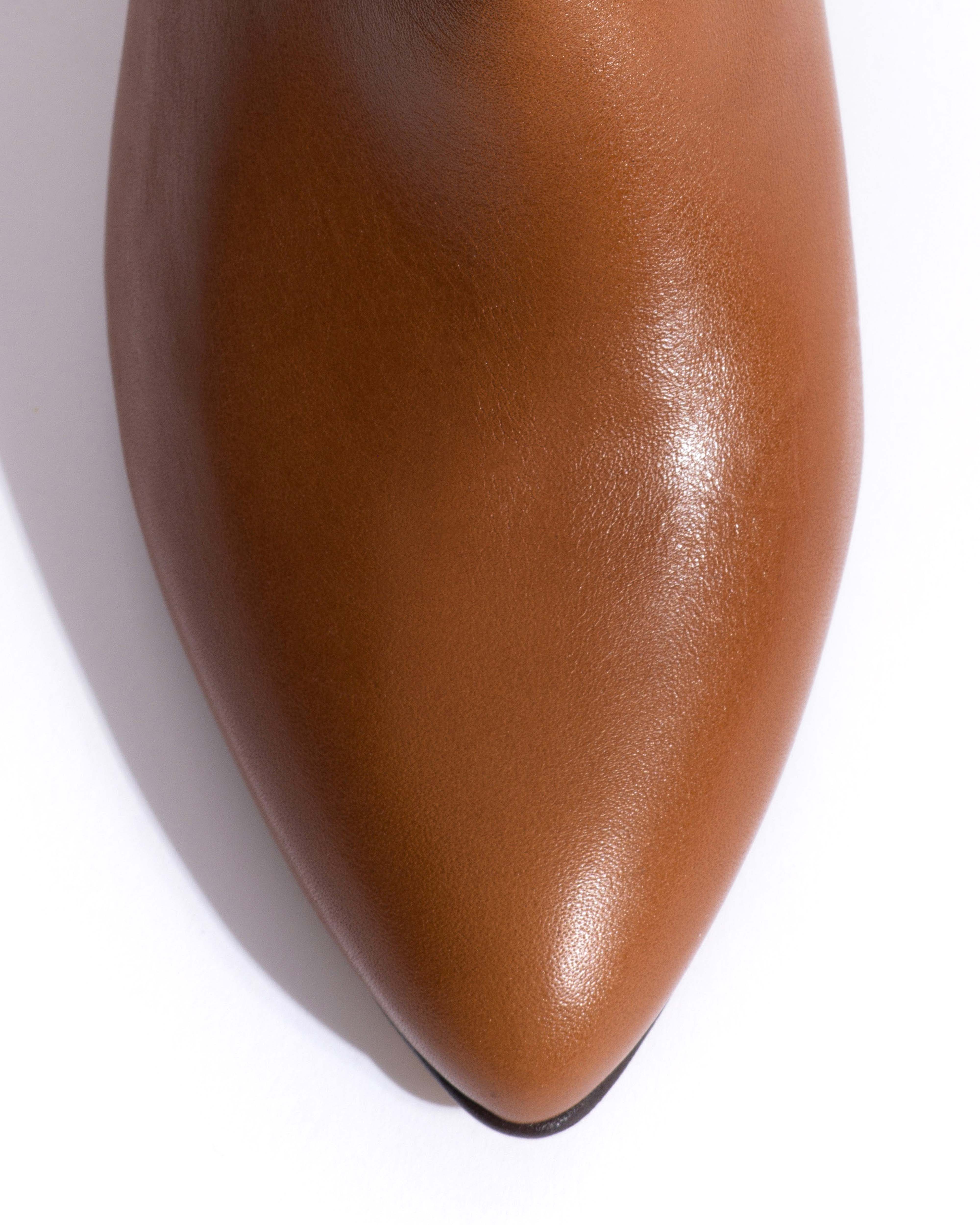 Vully 50 triangle Vegetal soft calf Cinnamon