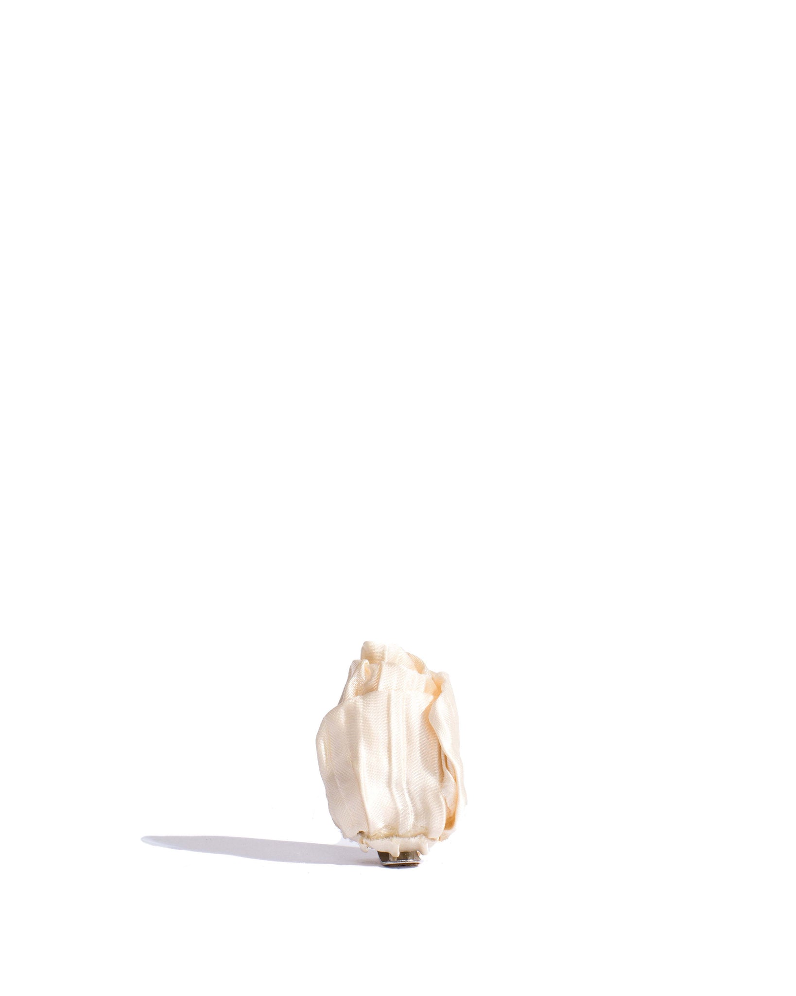 Tulip shoe clip Pleated satin Creamy white - Anonymous Copenhagen Hair