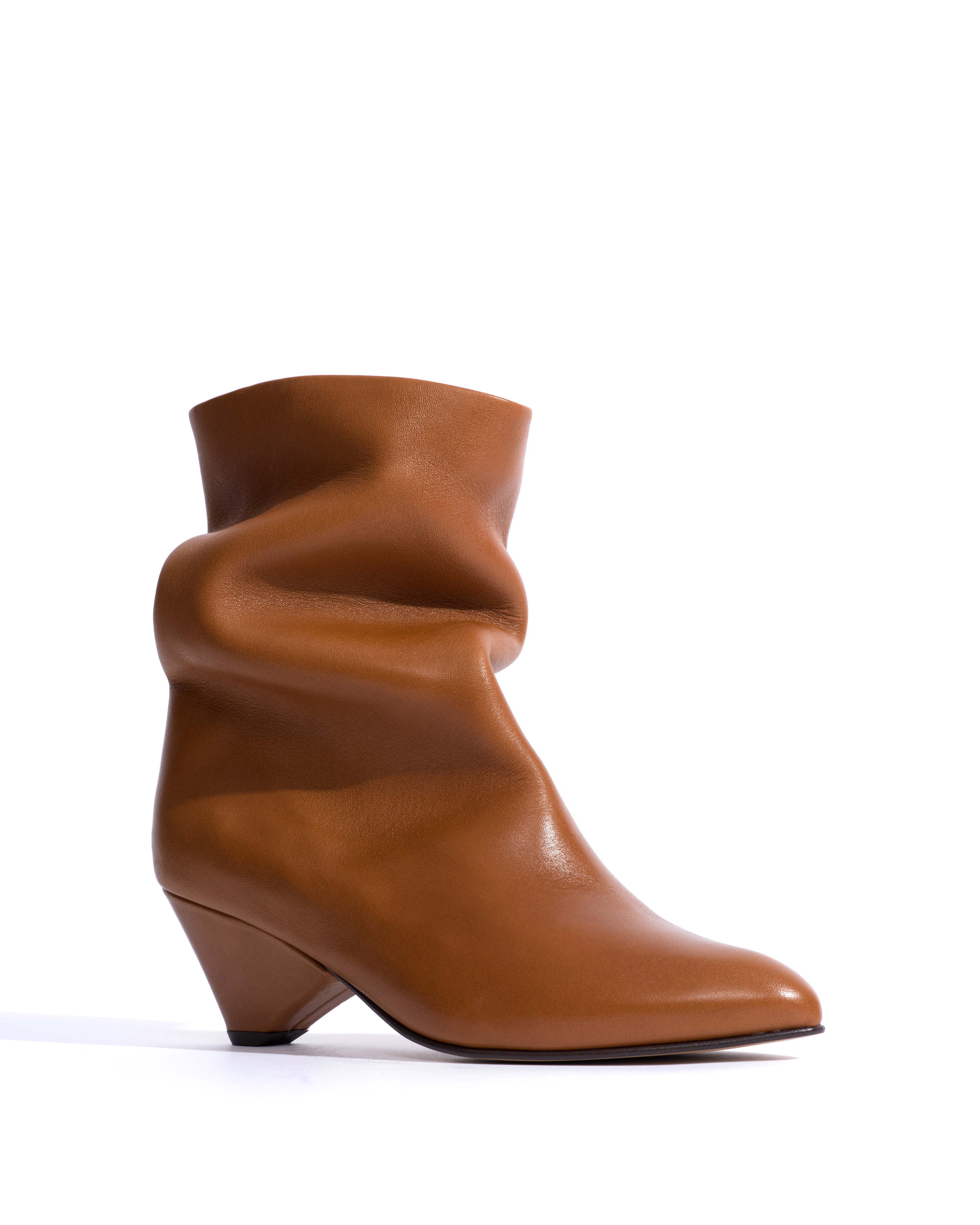 Vully 50 triangle Vegetal soft calf Cinnamon