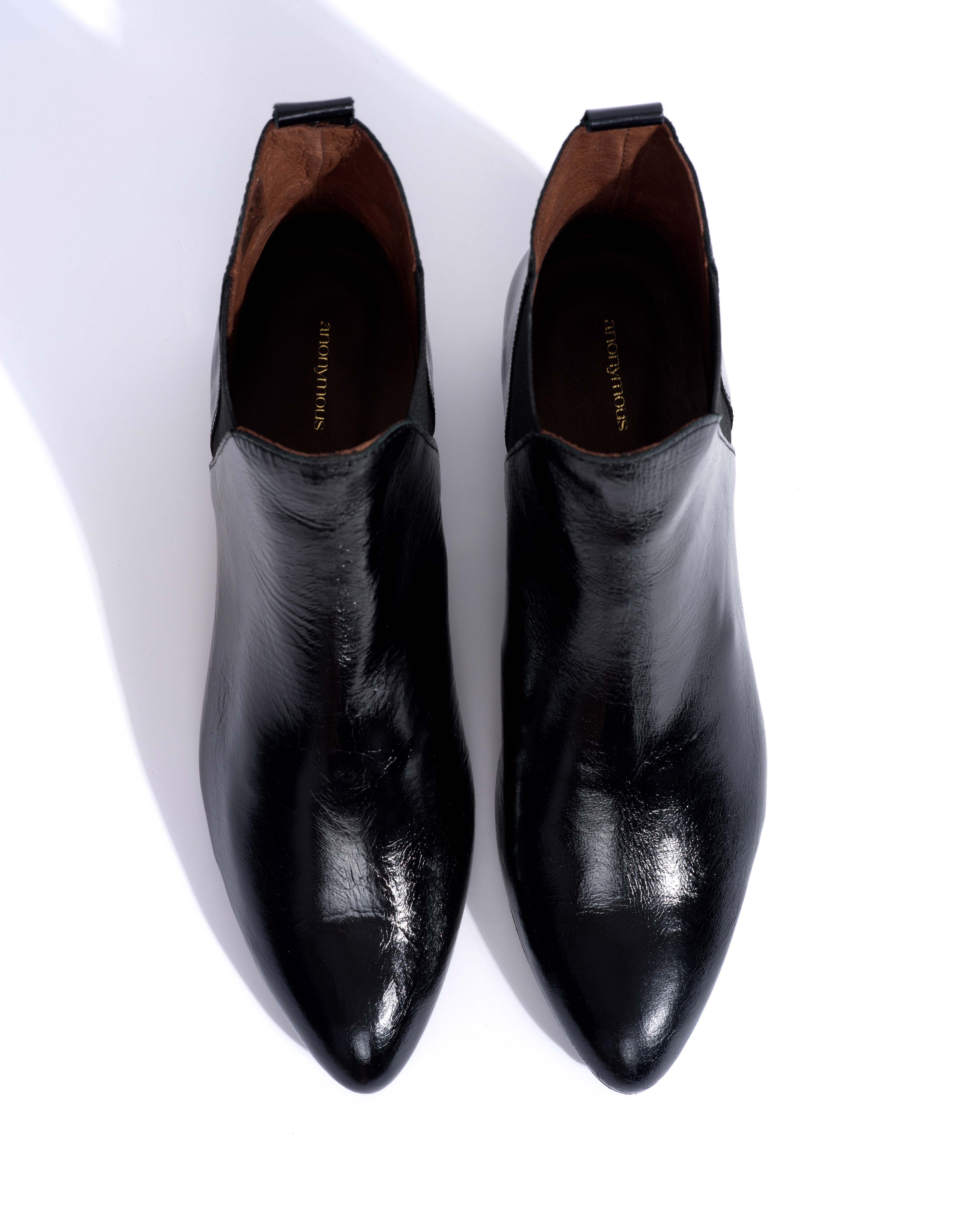 Rita Crinkled polished goat Black