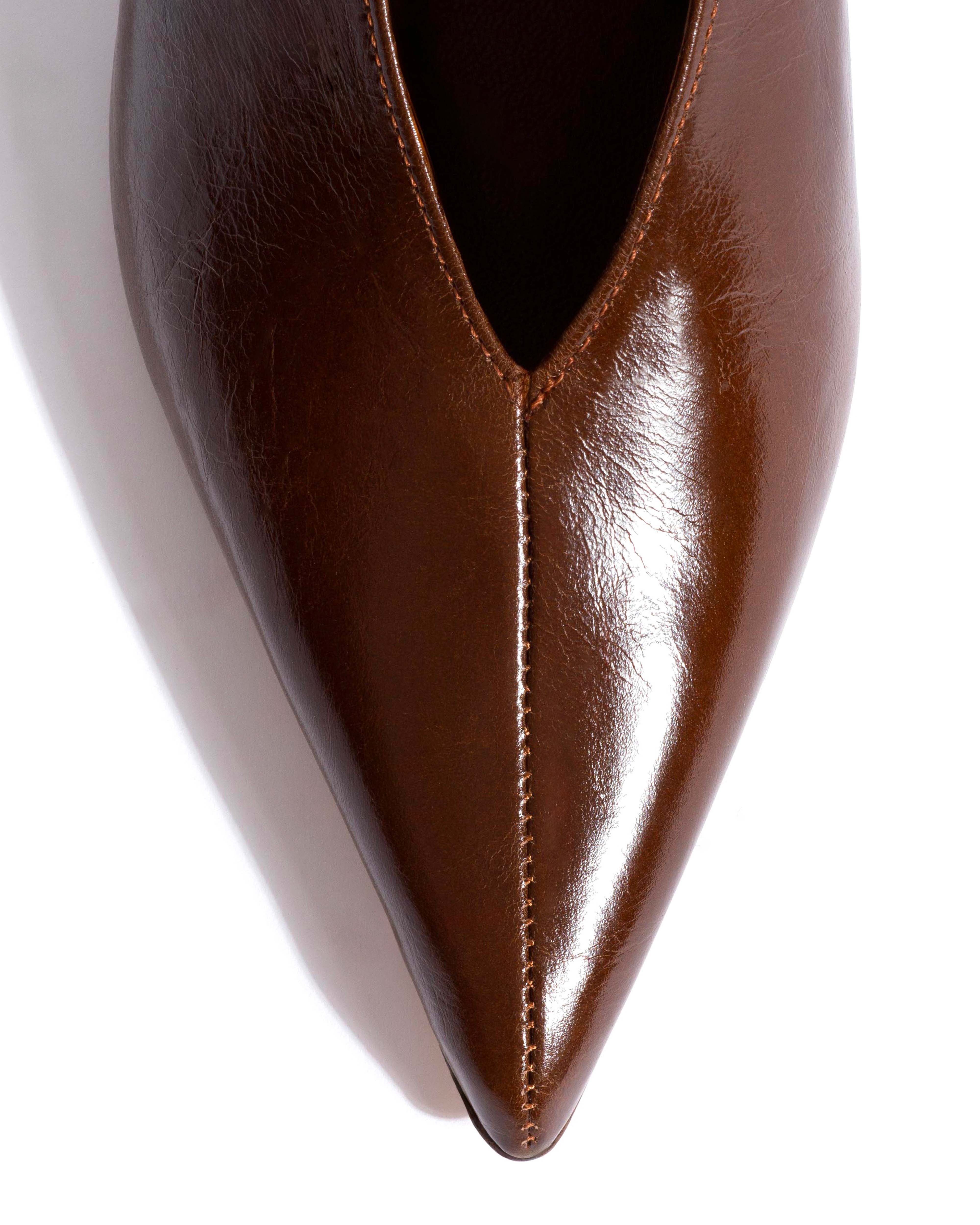 Phia 55 pin Crinkled polished goat Caramel brown