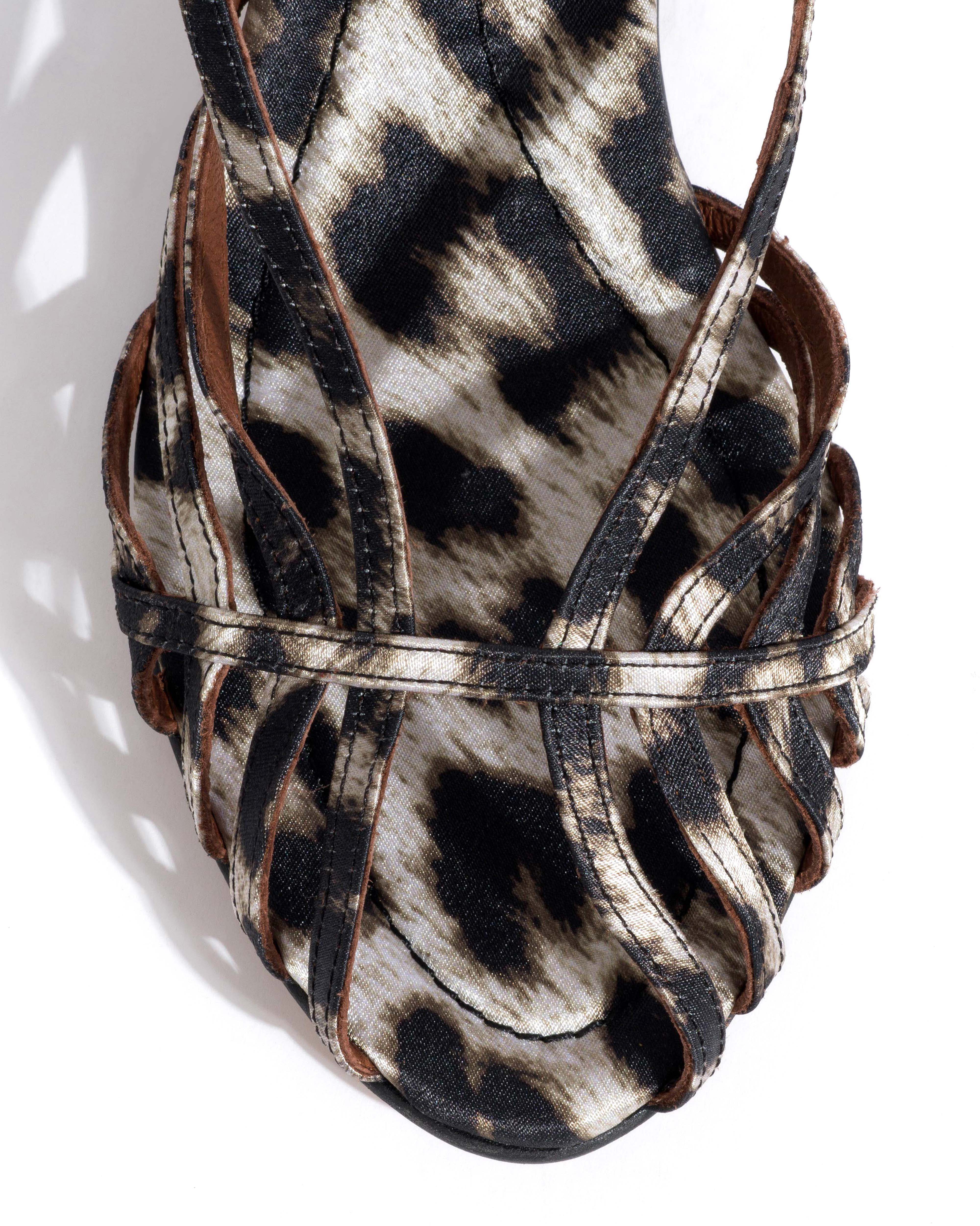 Briddie 50 Satin print Snow leopard