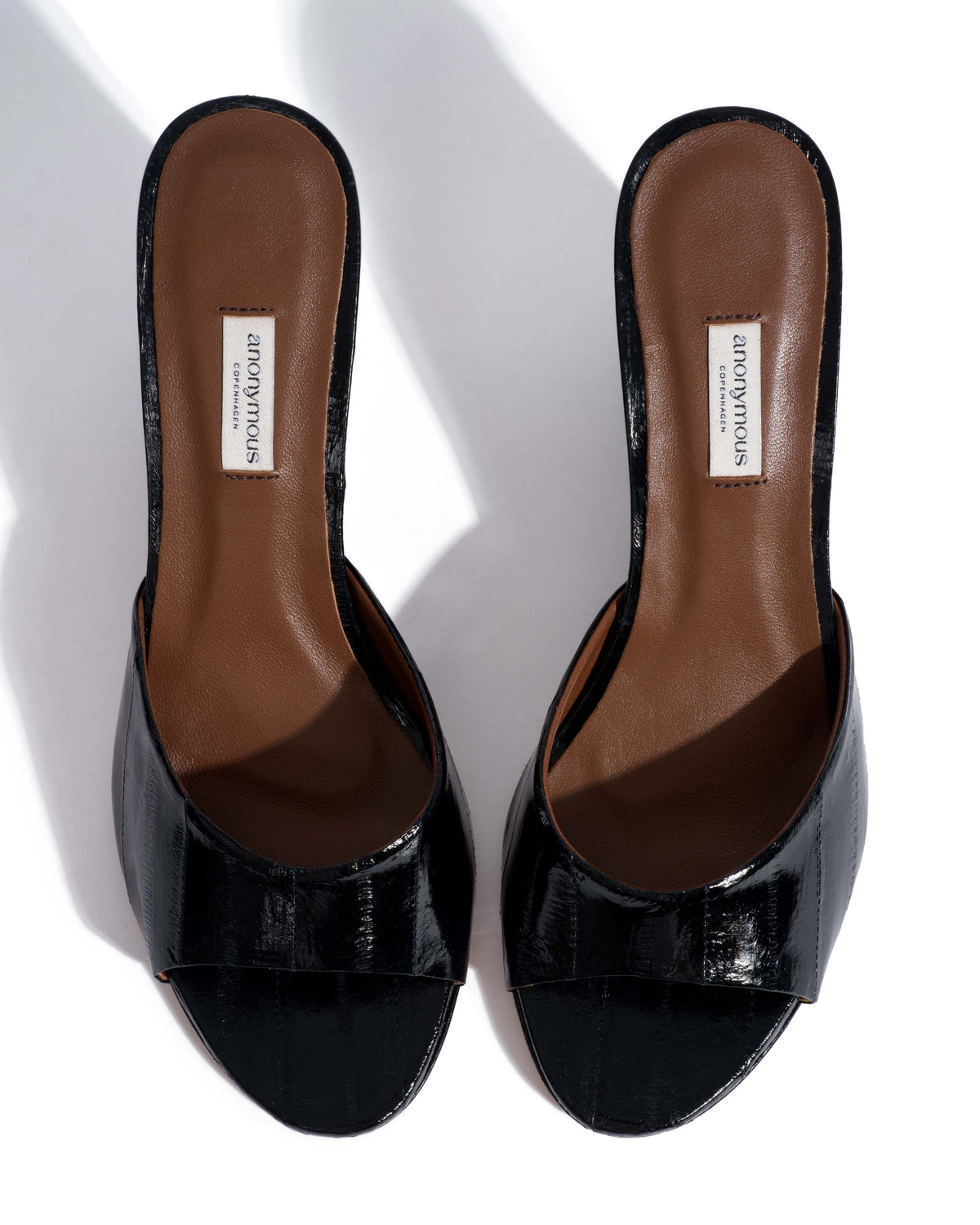 Gwen 75 wedge Shiny eel Black