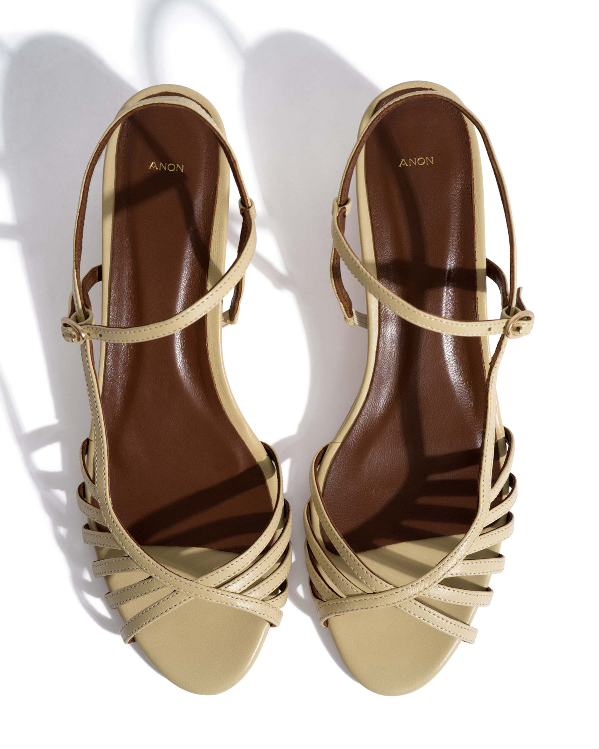 Carlota 40 Shiny lamb Butter yellow