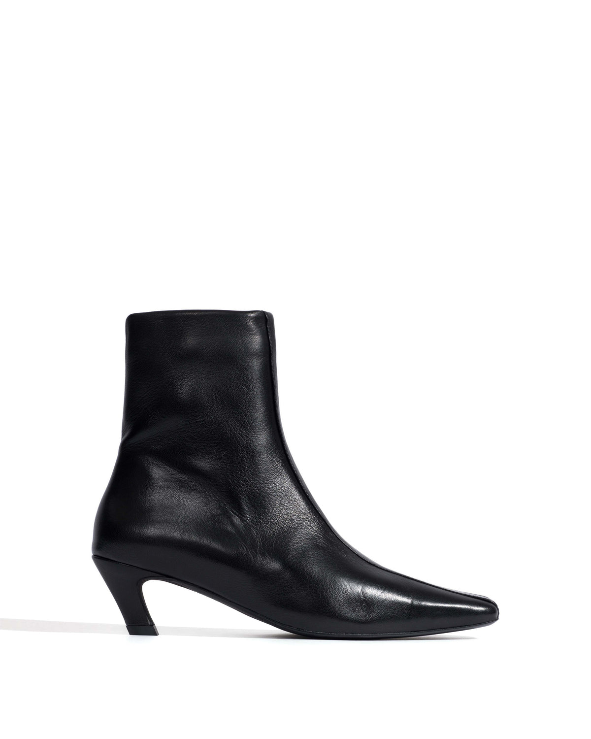 Leyla Shiny lamb Black