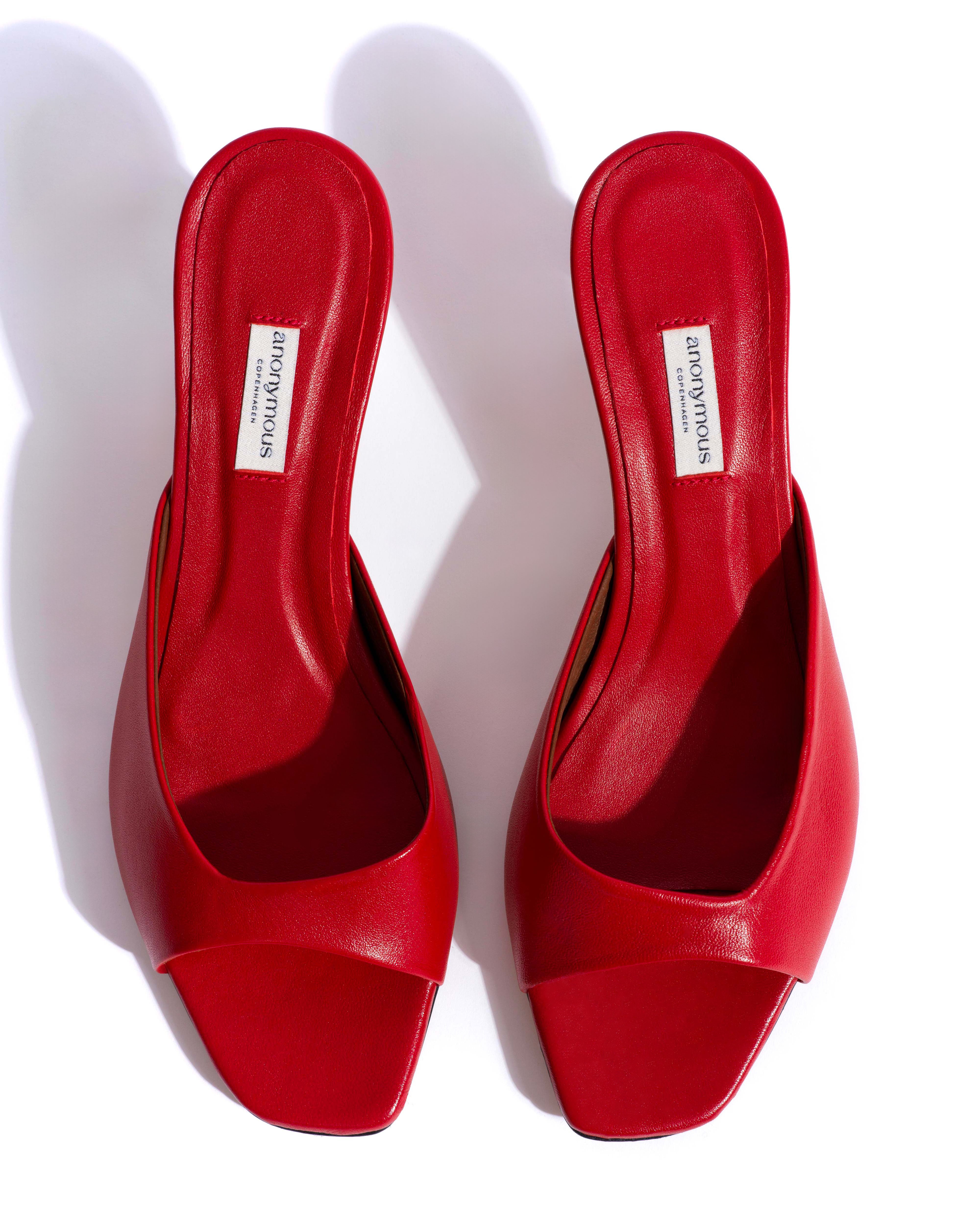 Mazy 55 Shiny lamb Ruby red