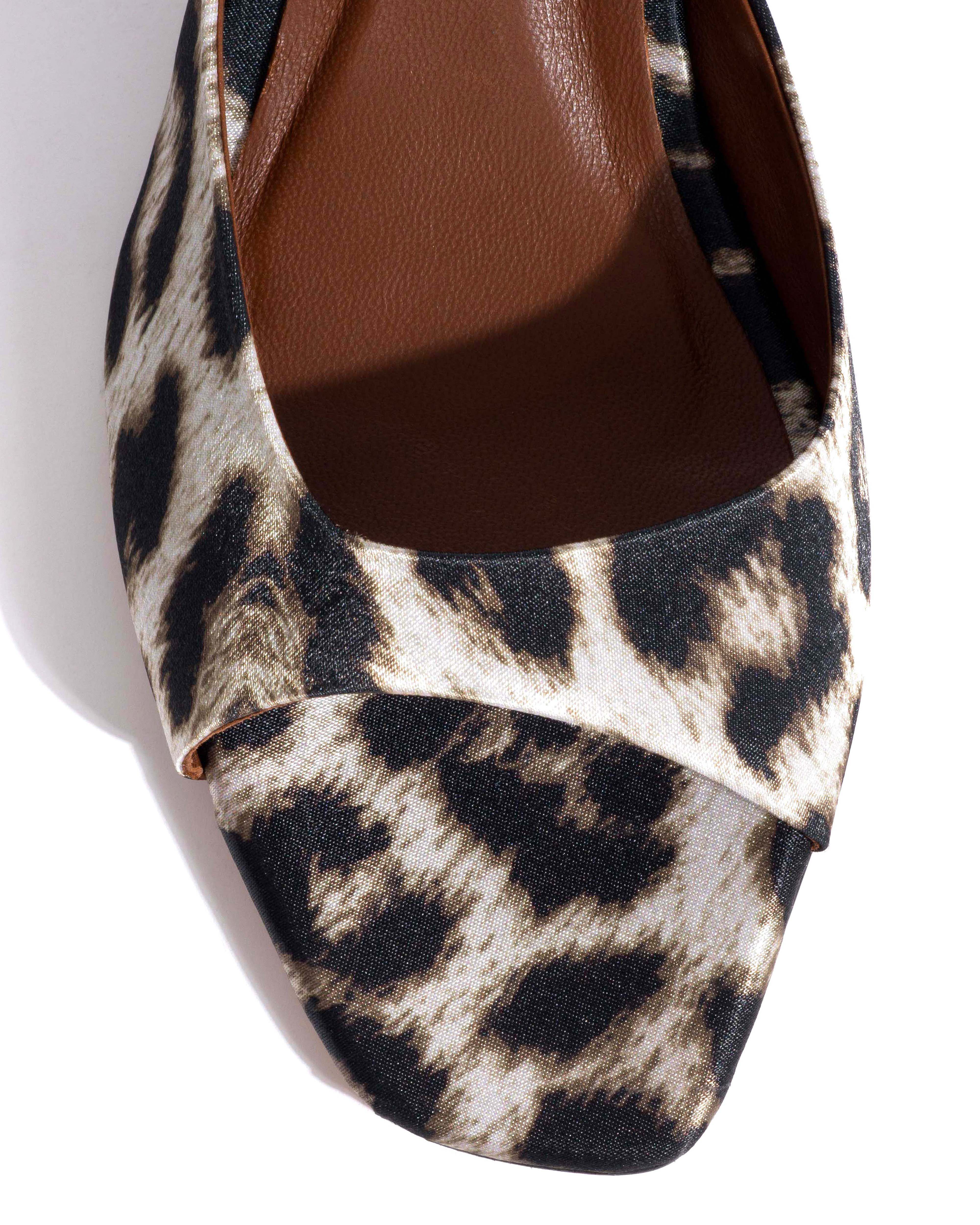 Mazy 55 Satin print Snow leopard