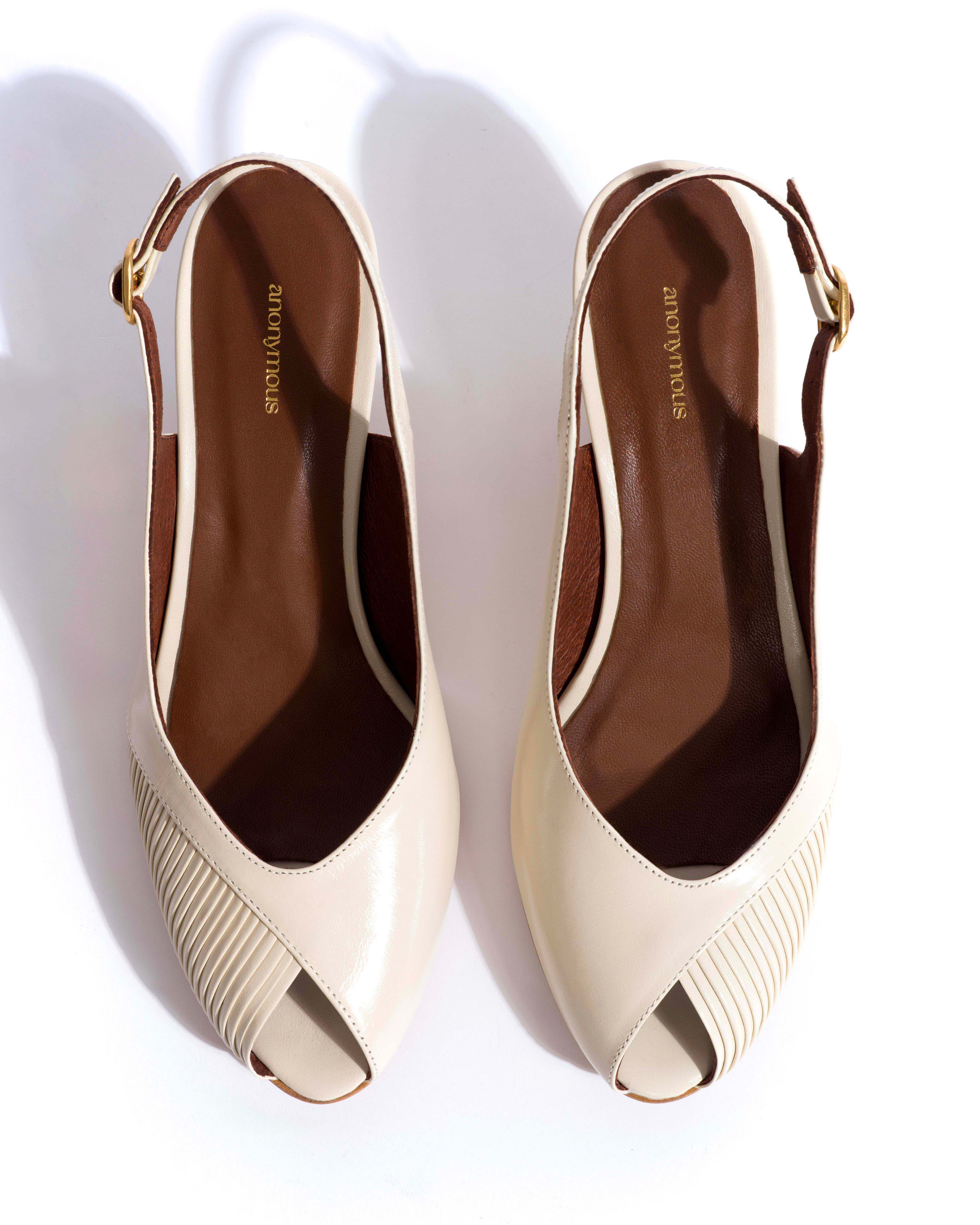 Cassandra 50 stiletto Crinkled polished goat White sand