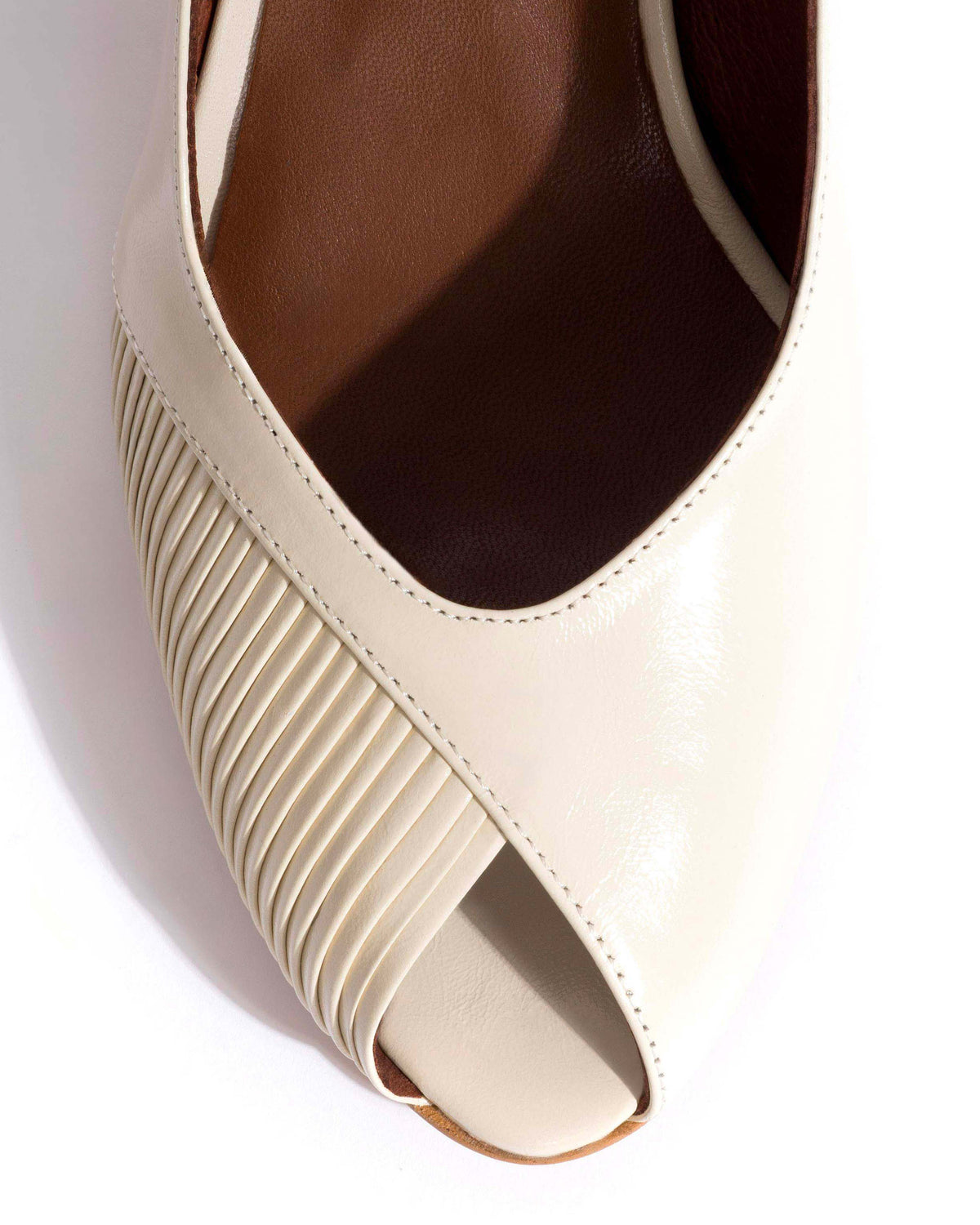Cassandra 50 stiletto Crinkled polished goat White sand