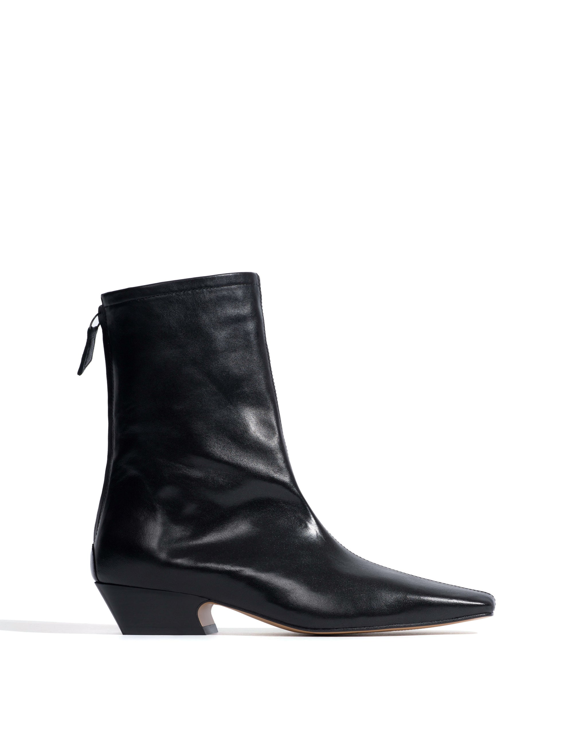 Katti Shiny lamb Black