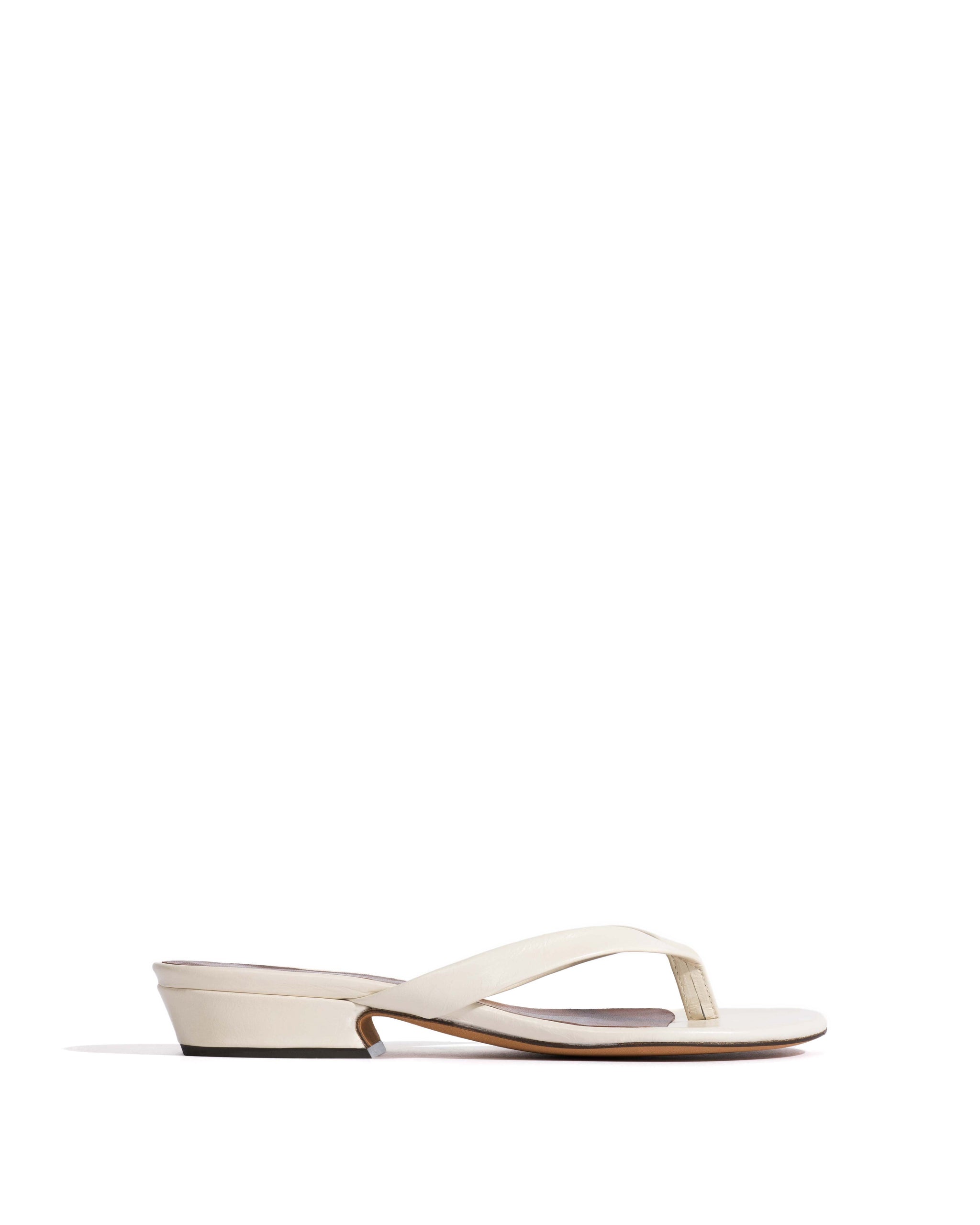 Chung 25 Crinkled polished goat White sand