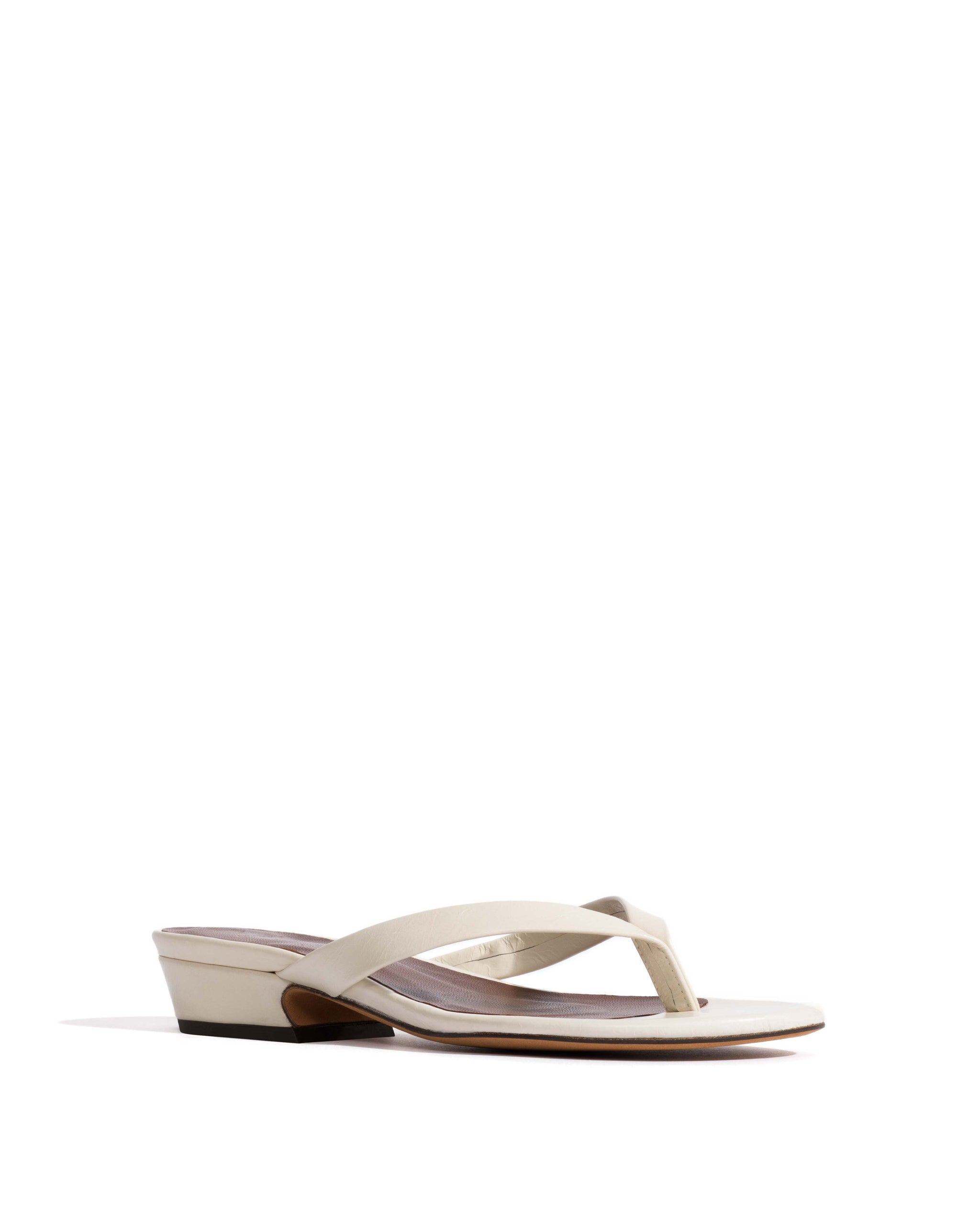 Chung 25 Crinkled polished goat White sand