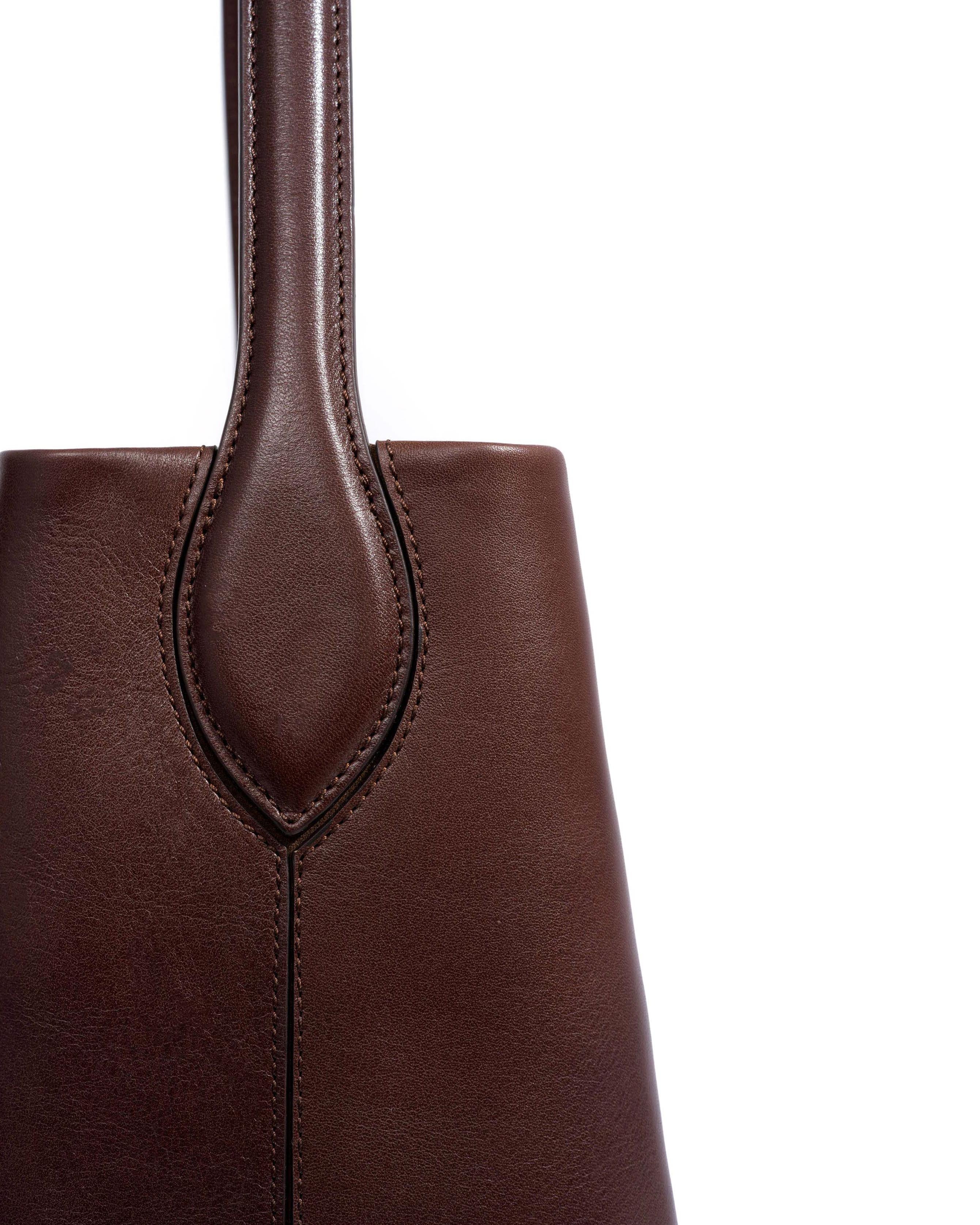 Versa everyday bag Vegetal soft calf Coffee brown