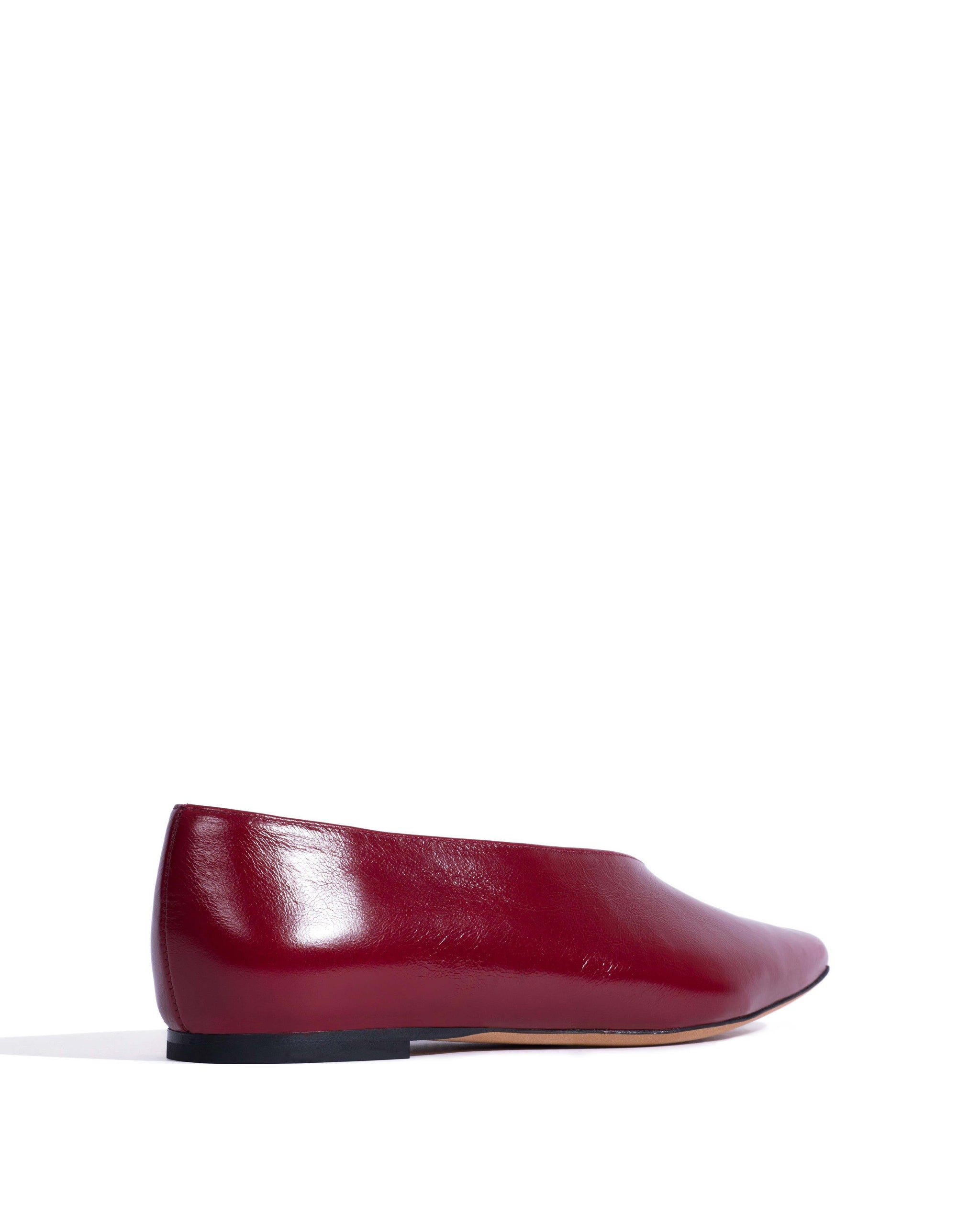Phia 10 Crinkled polished goat Pomegranate - Anonymous Copenhagen Flat sandals