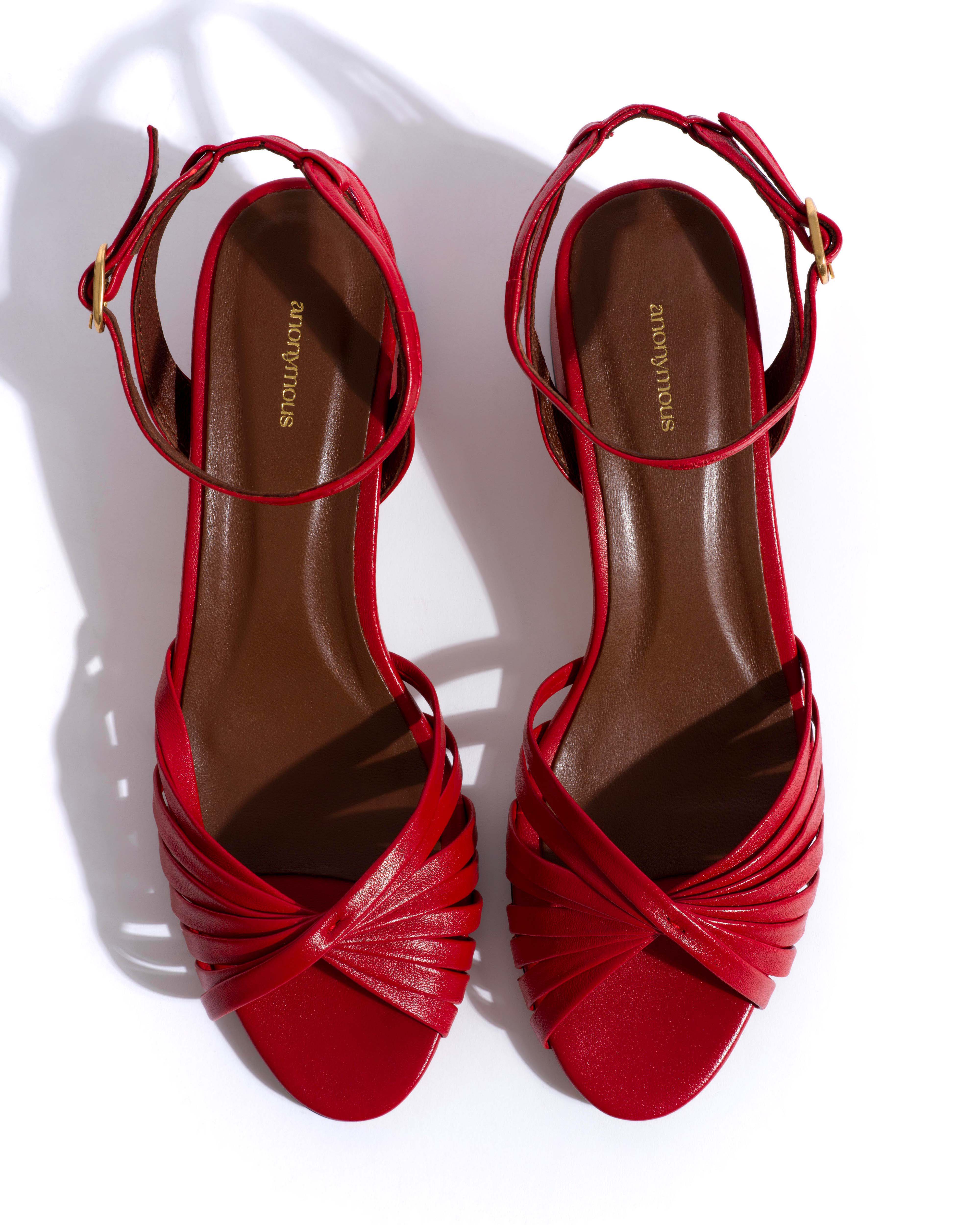 Margriet Shiny lamb Ruby red