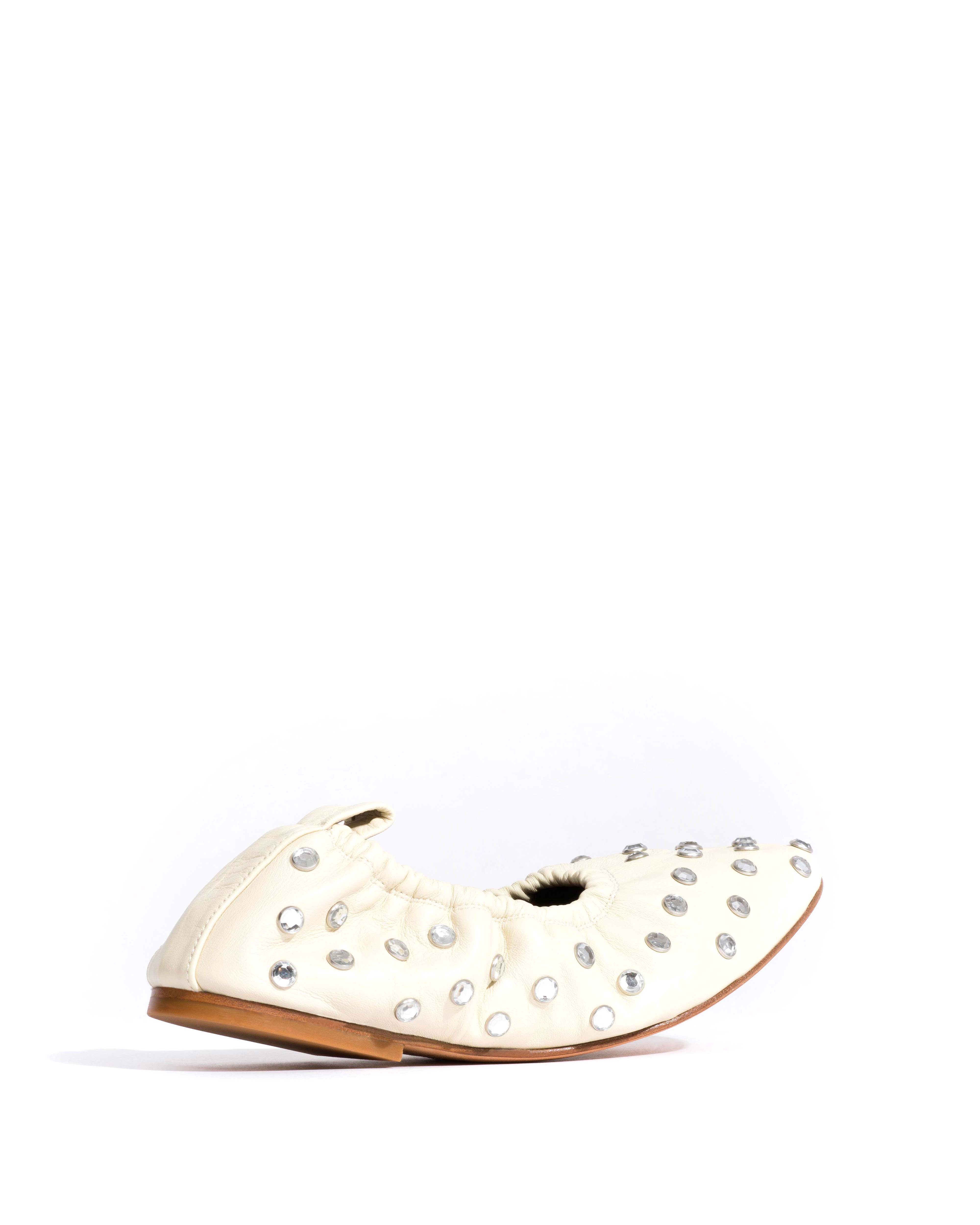 Mirelda crystals Silky lamb White sand