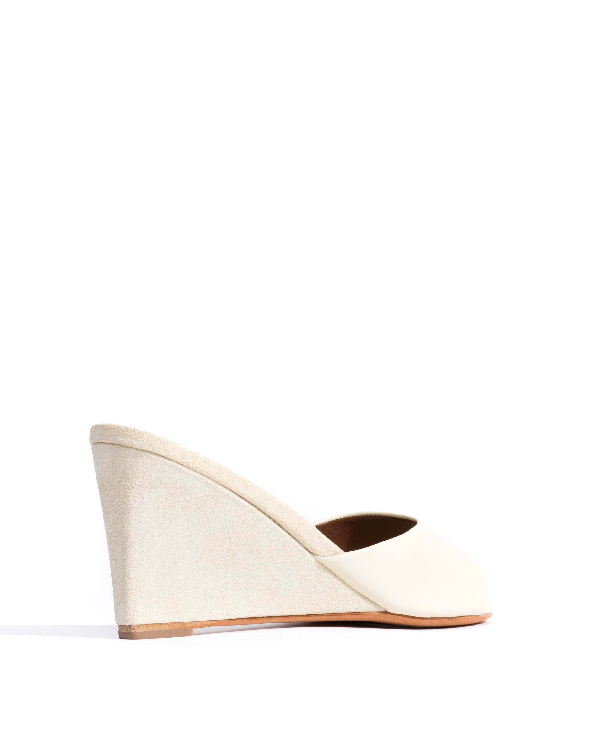 Gwen 75 wedge Shiny lamb & suede leather White sand & antique white - Anonymous Copenhagen Heels