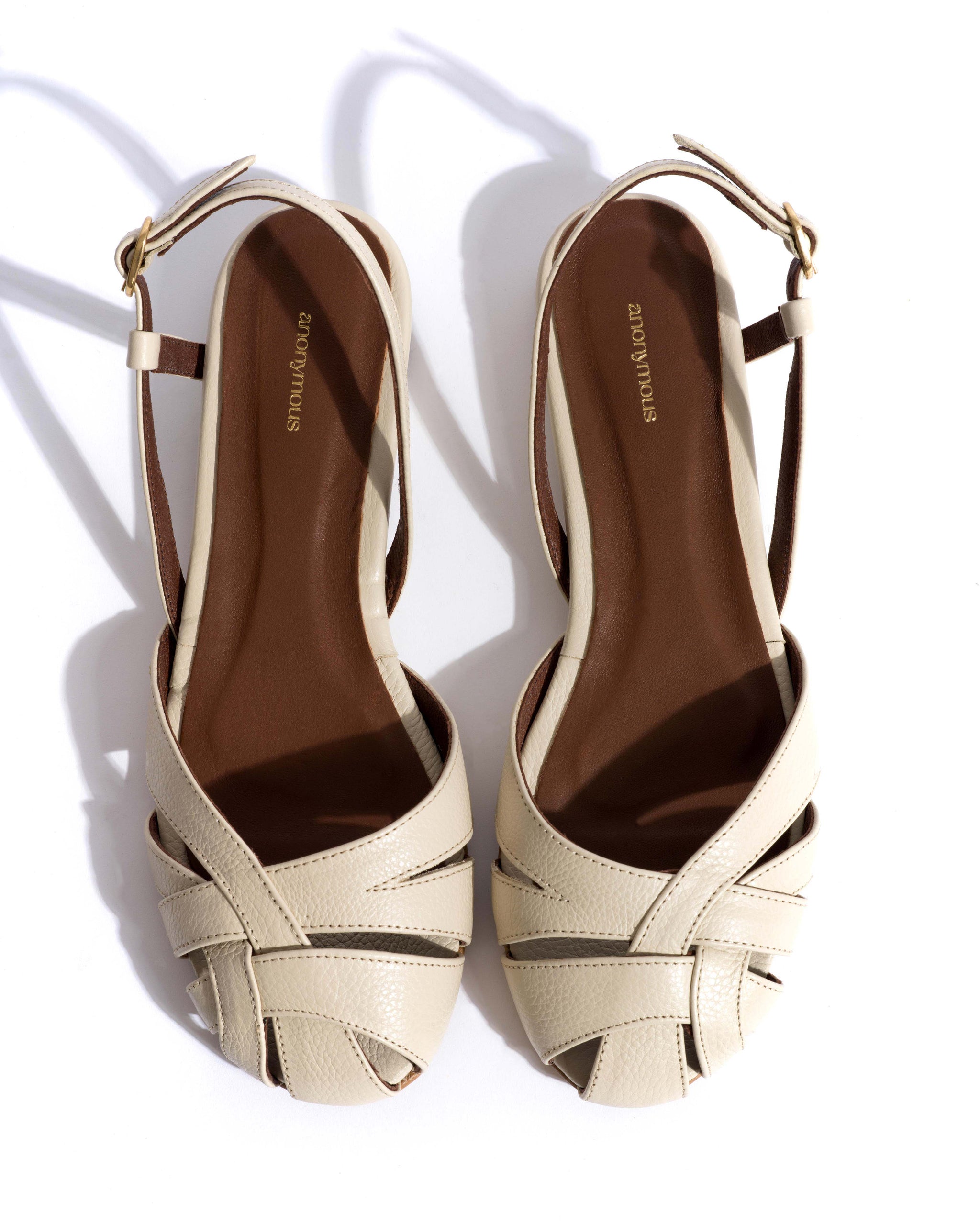 Banie 20 Pebbled soft calf White sand