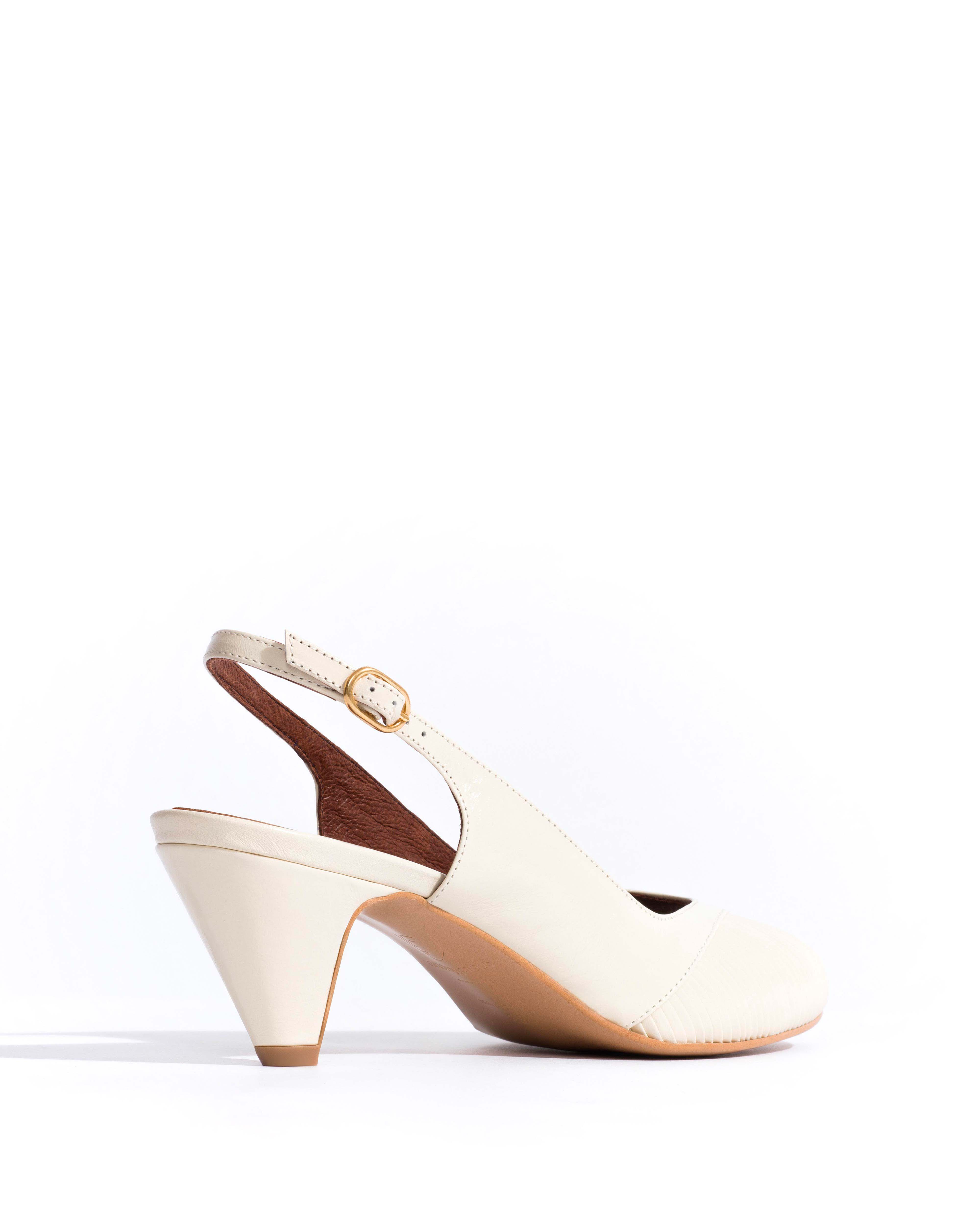 Cassandra 50 stiletto Crinkled polished goat White sand