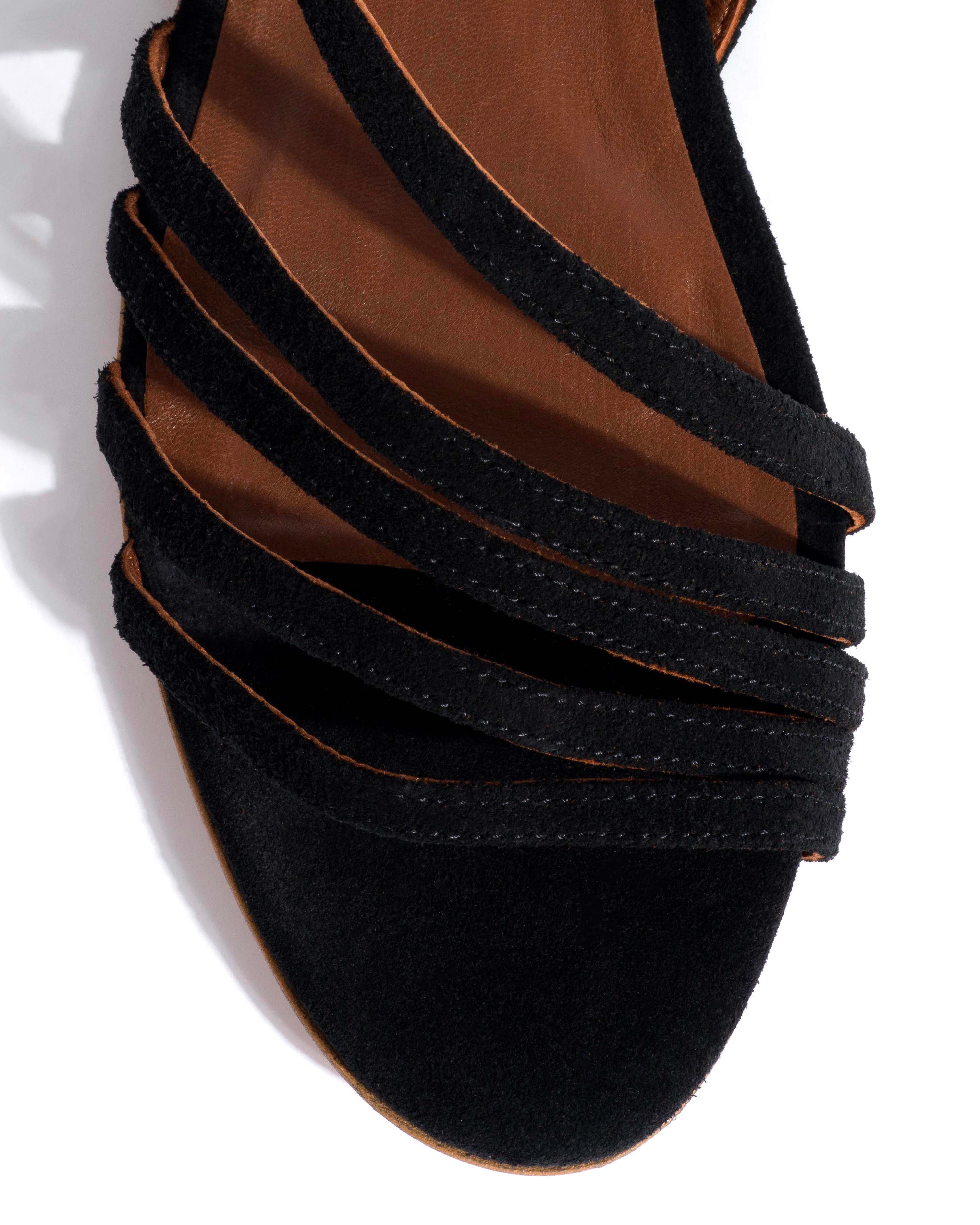 Naia 10 Calf suede Black
