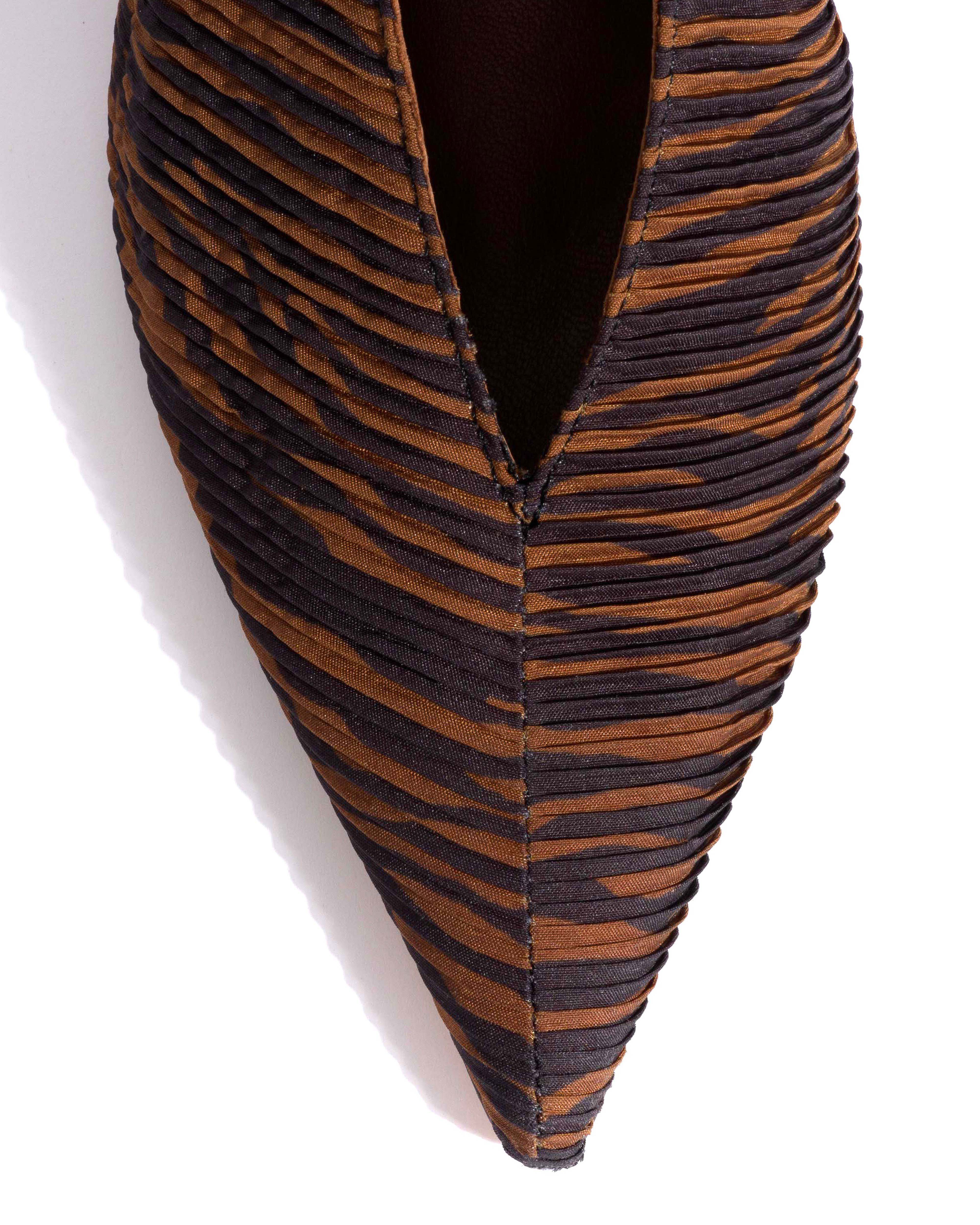 Phia 55 pin Pleated zebra Chocolate shades