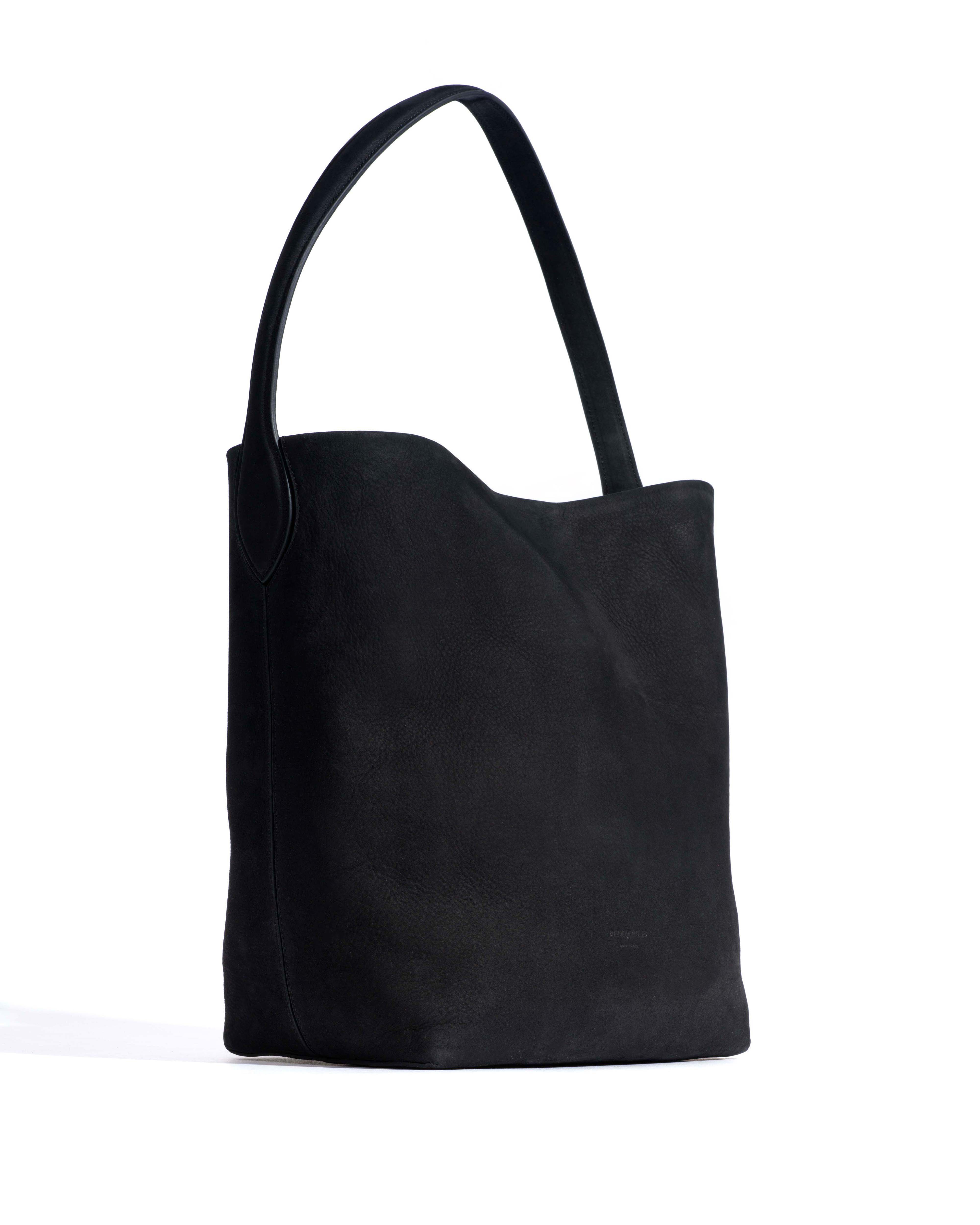 Versa everyday bag Soft nubuck calf Black