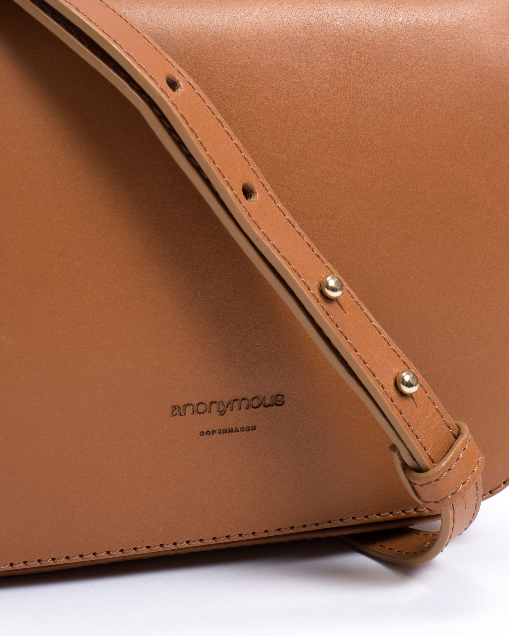 Sicha crossover bag Vegetable tanned calf Caramel - Anonymous Copenhagen
