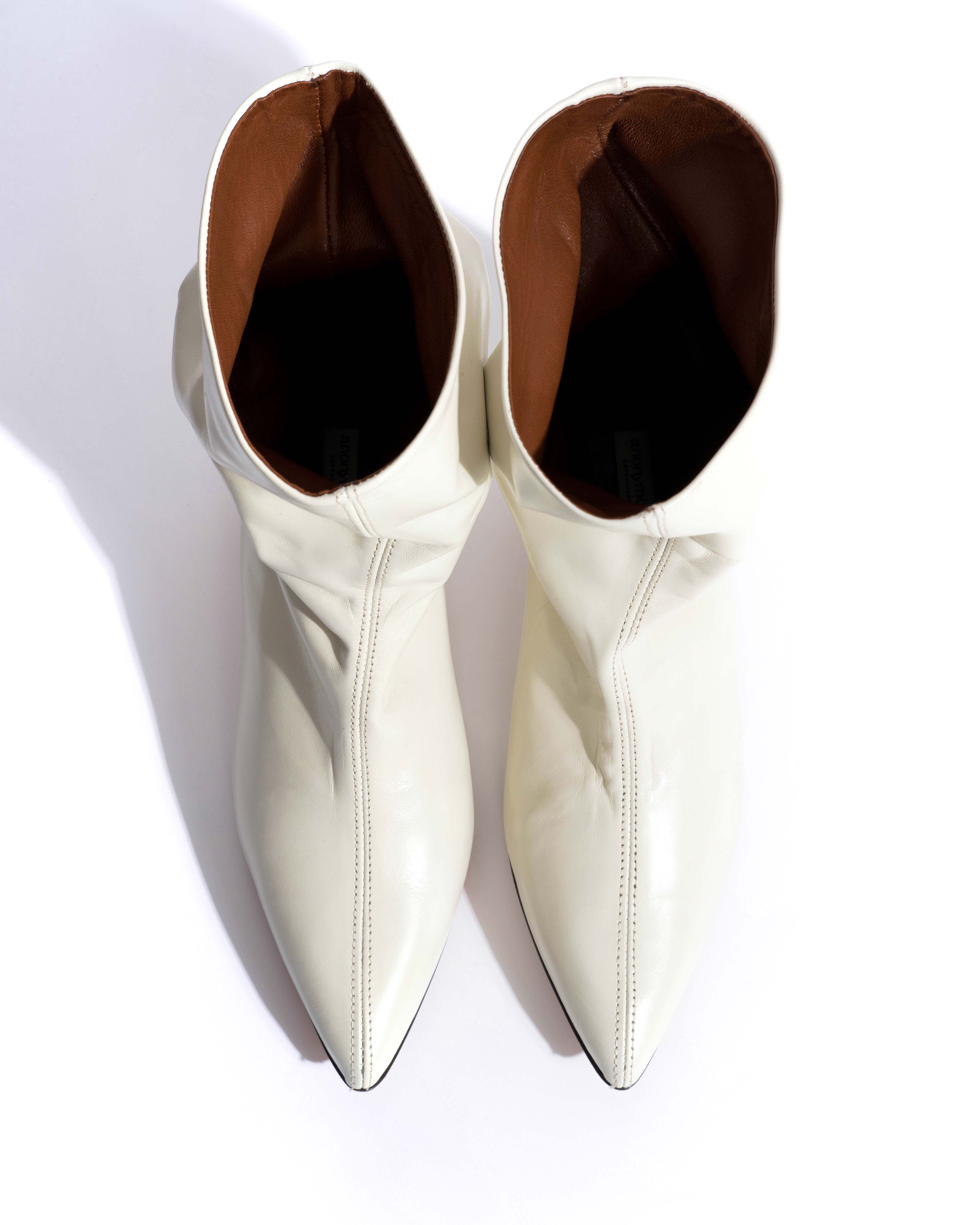 Sweeney 40 stiletto Crinkled soft calf White sand