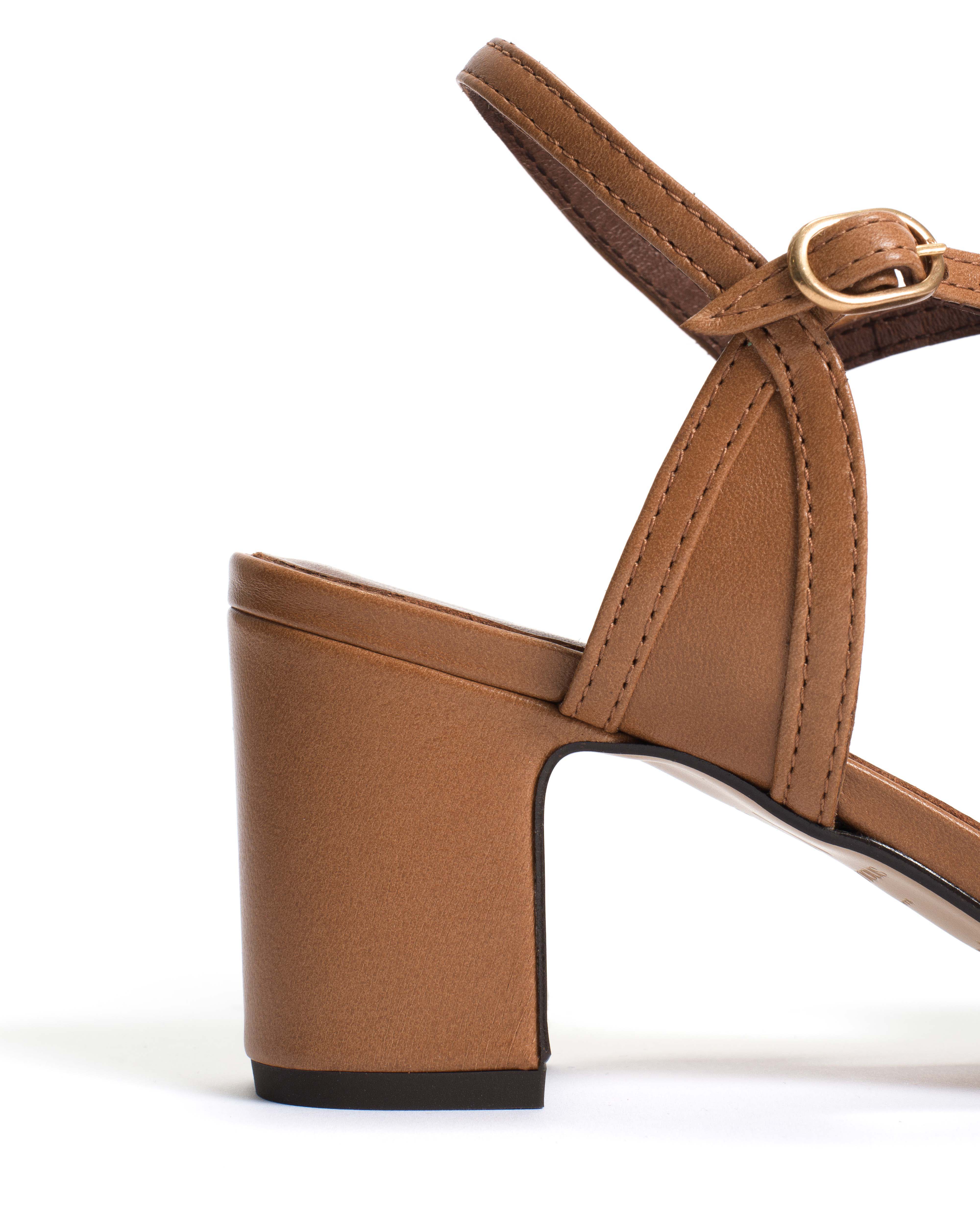 Therese 55 Shiny lamb Caramel