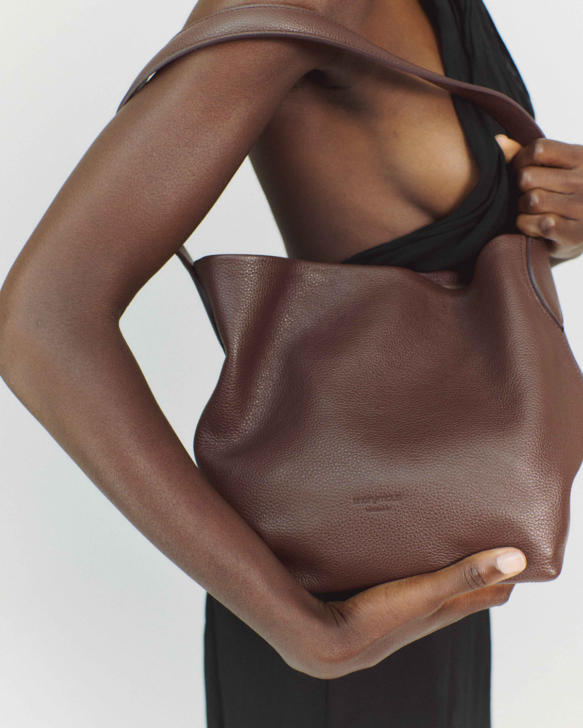 Versa slouchy petite bag Pebbled soft calf Chocolate